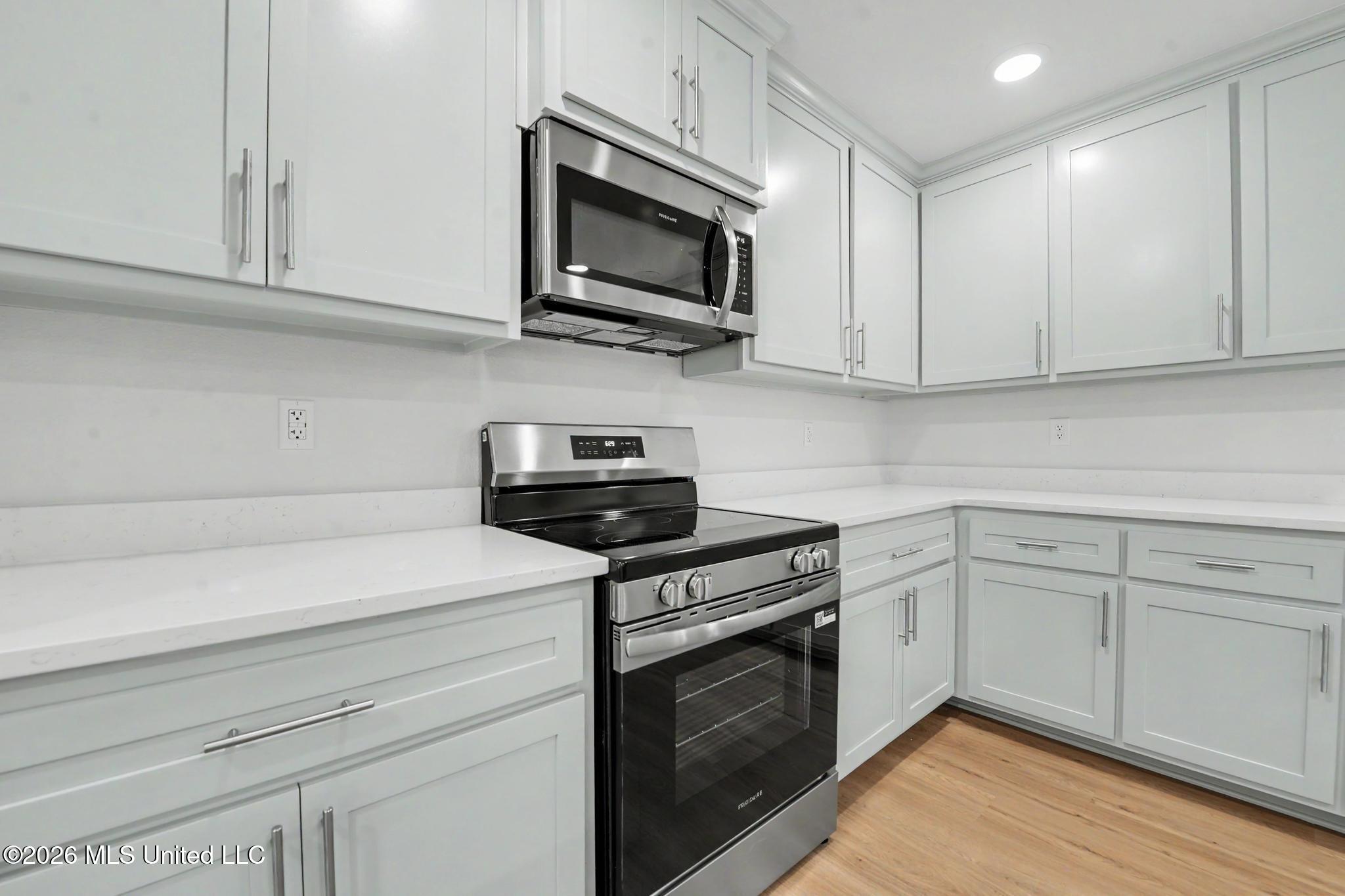 12908 Dixie Hill Drive Property Photo 10