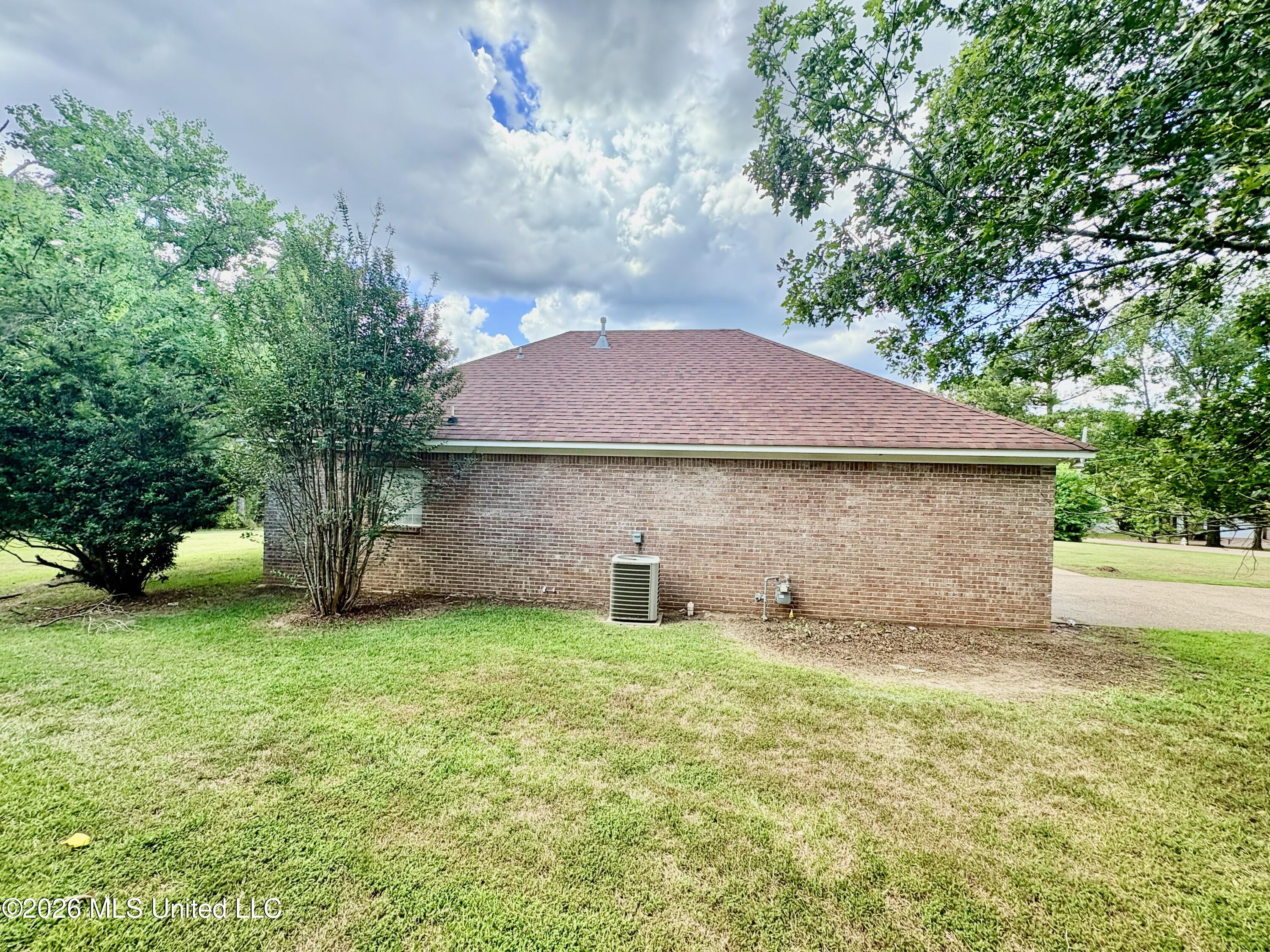 705 Forest Woods Drive Property Photo 14
