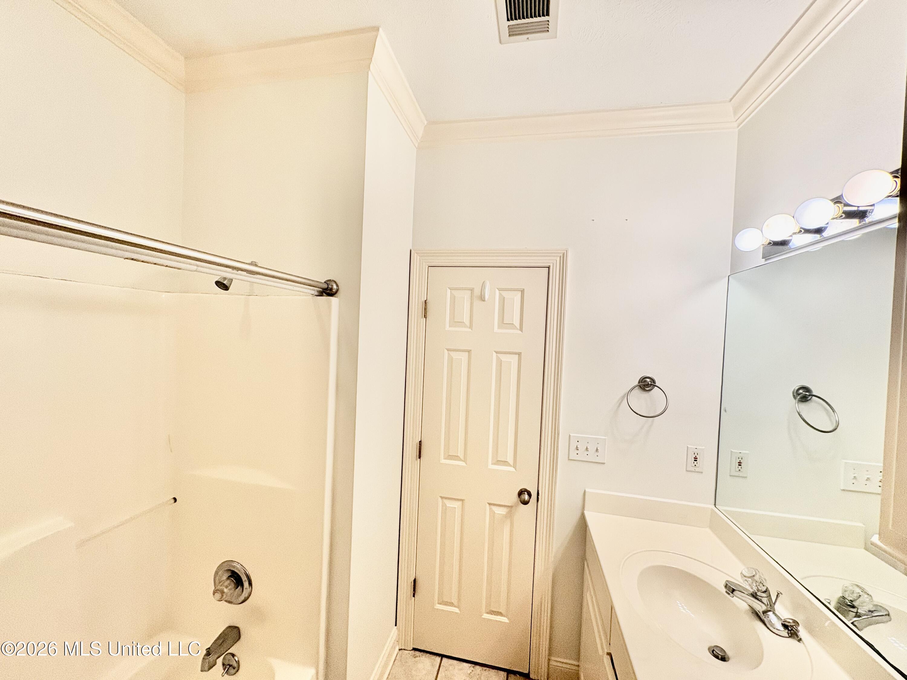705 Forest Woods Drive Property Photo 22