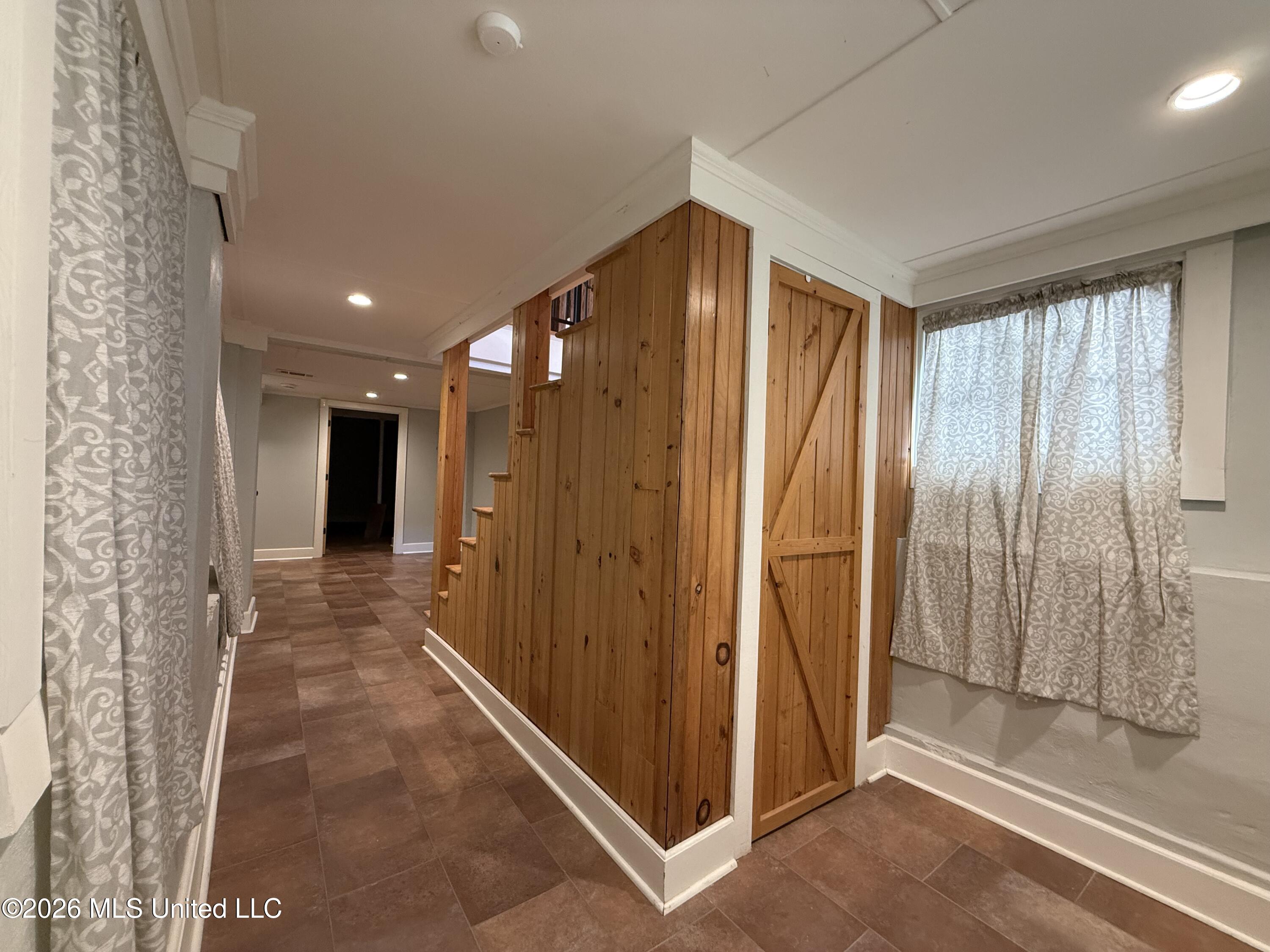 209 S Commerce Street Property Photo 14
