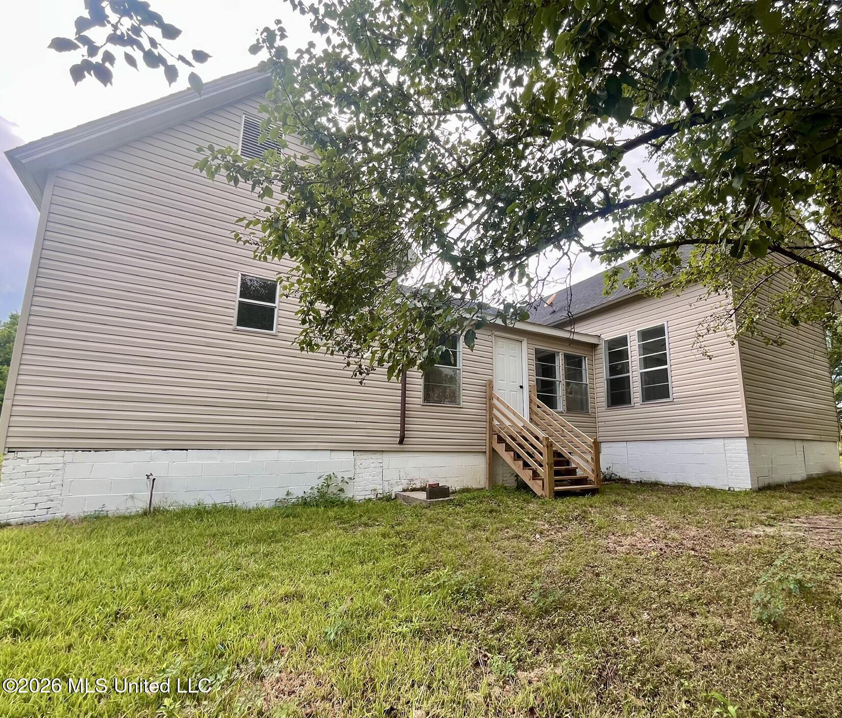 302 E Magnolia Street Property Photo 1