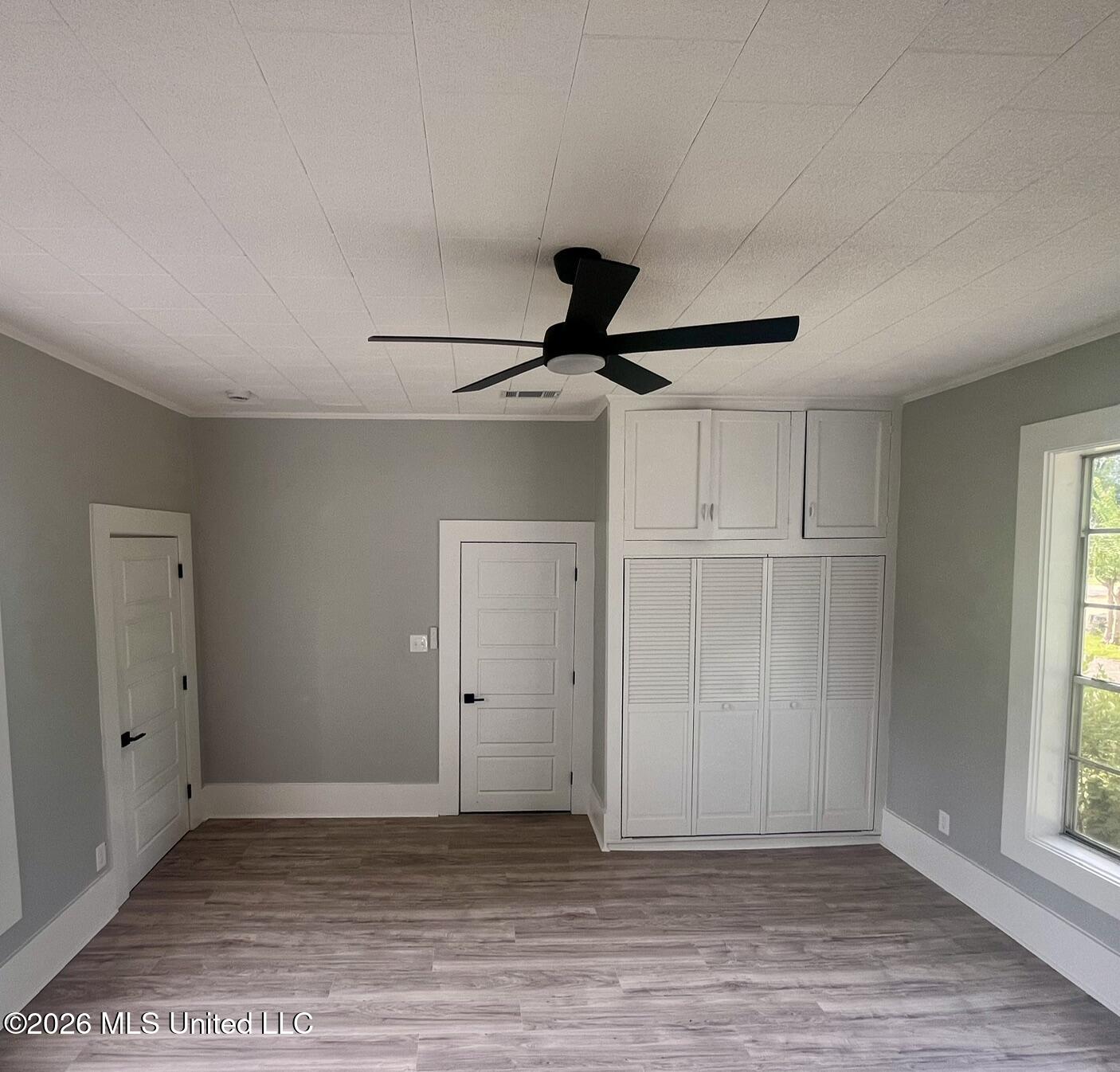 302 E Magnolia Street Property Photo 7