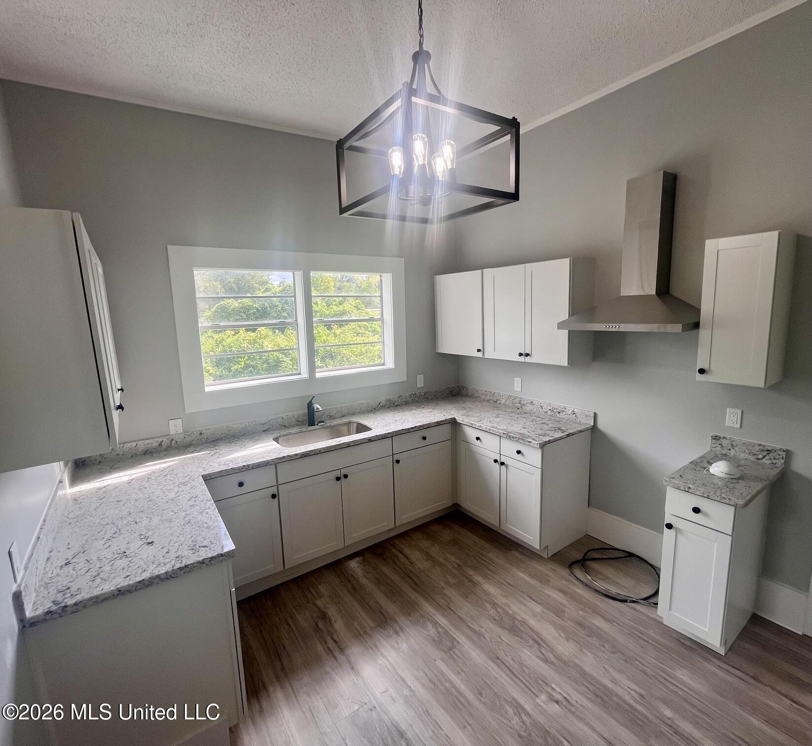 302 E Magnolia Street Property Photo 9