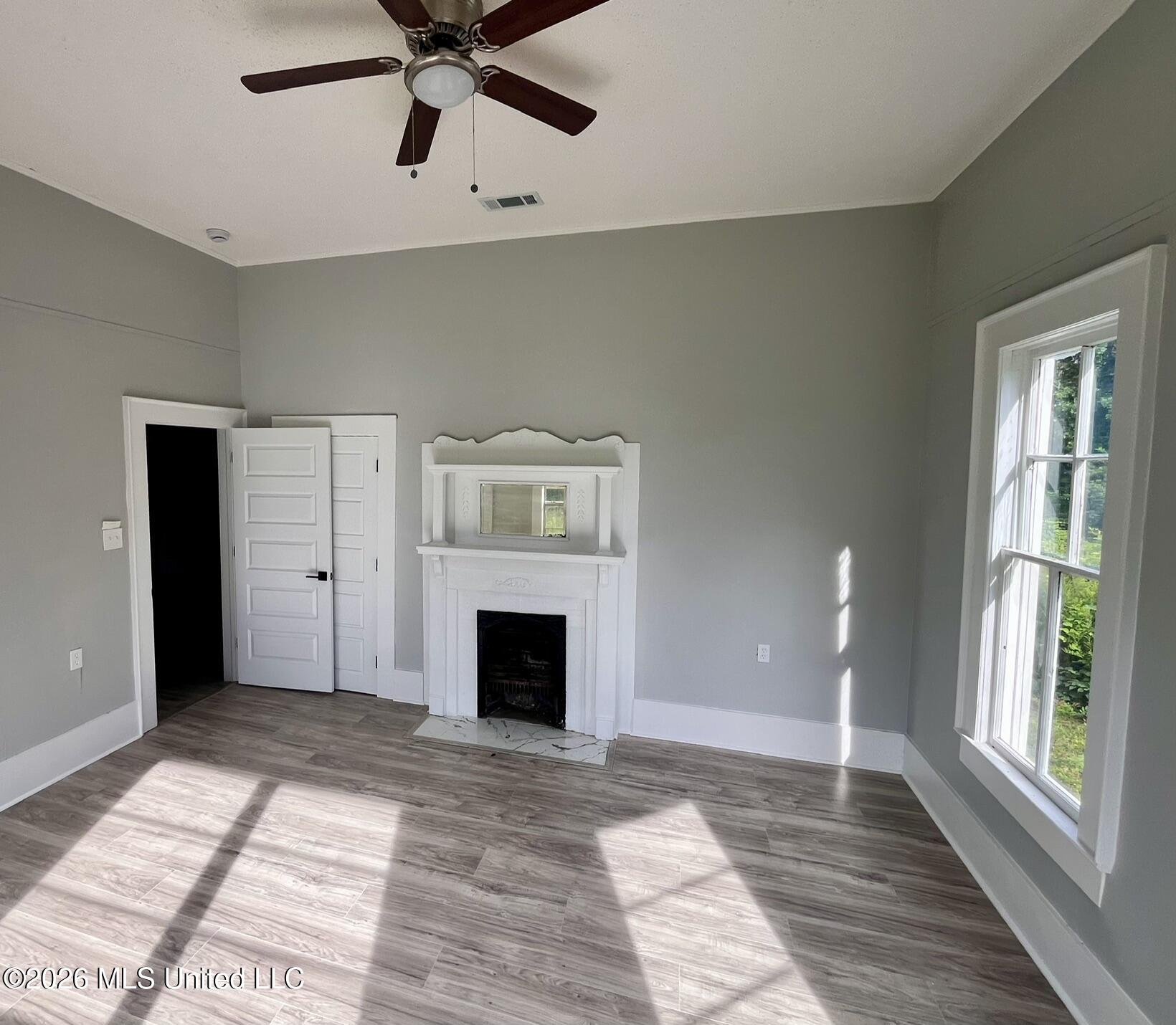 302 E Magnolia Street Property Photo 15