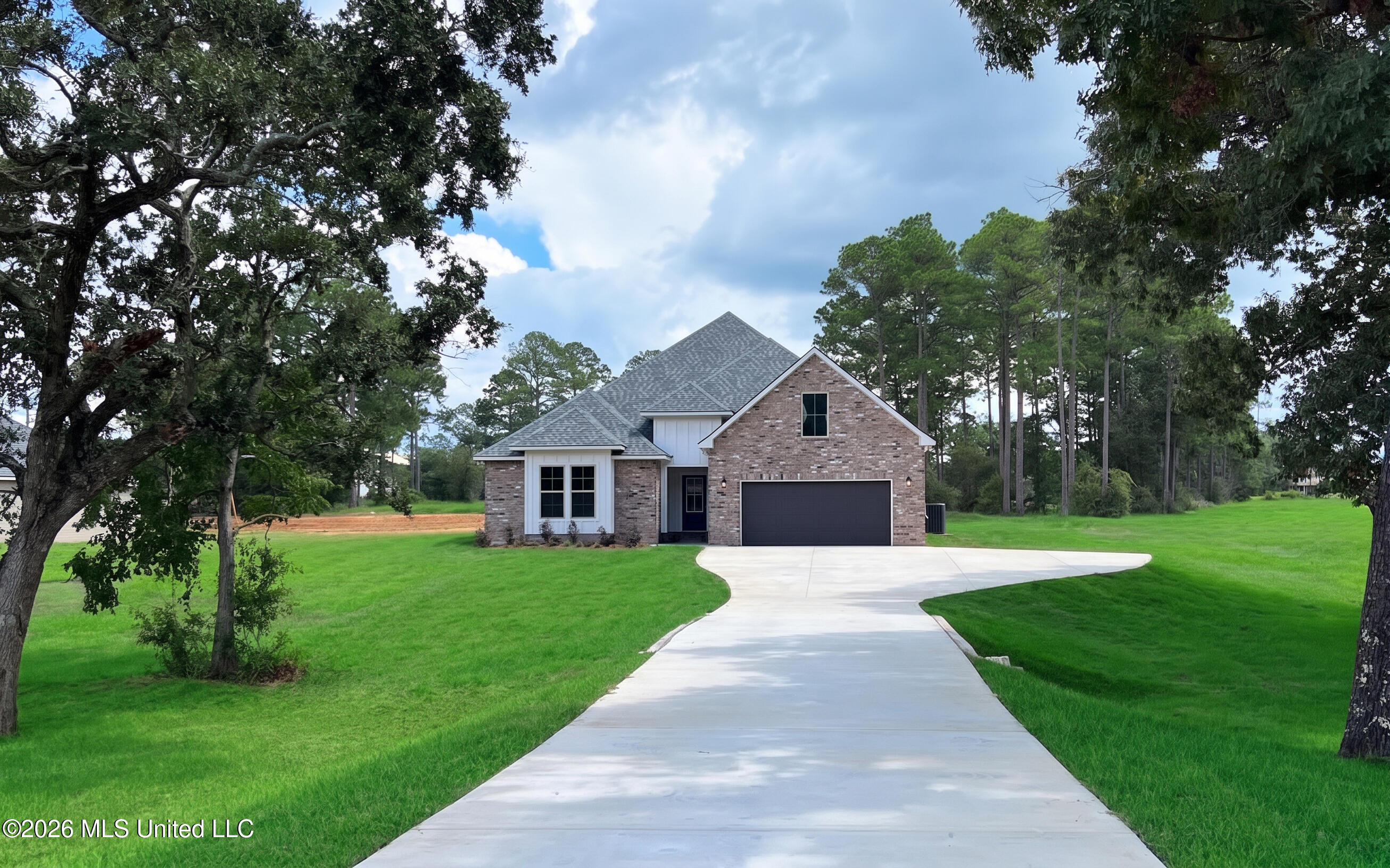 17952 Fairway View Drive Property Photo 2