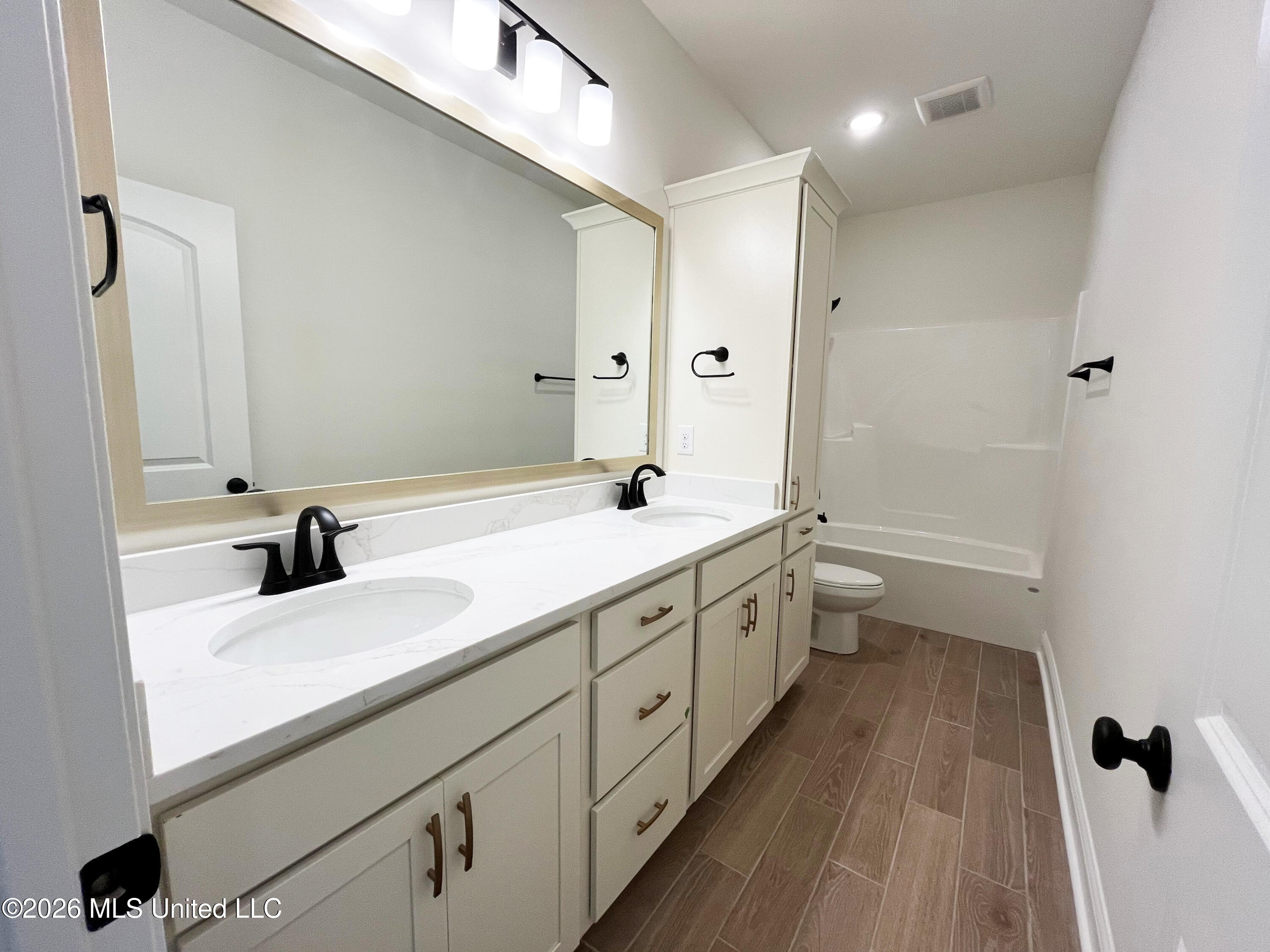 17952 Fairway View Drive Property Photo 27