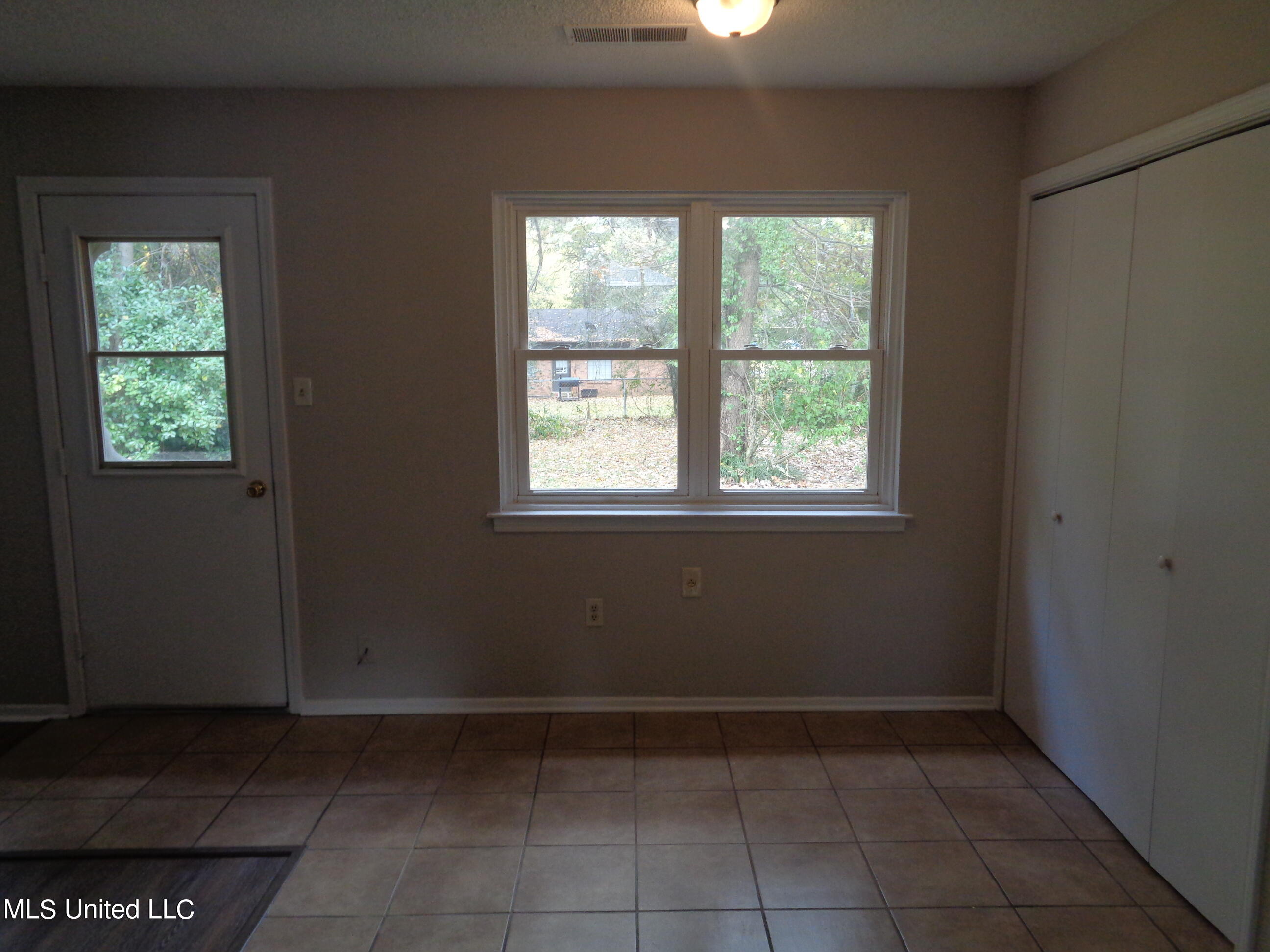 5163 Haynes Drive Property Photo 6