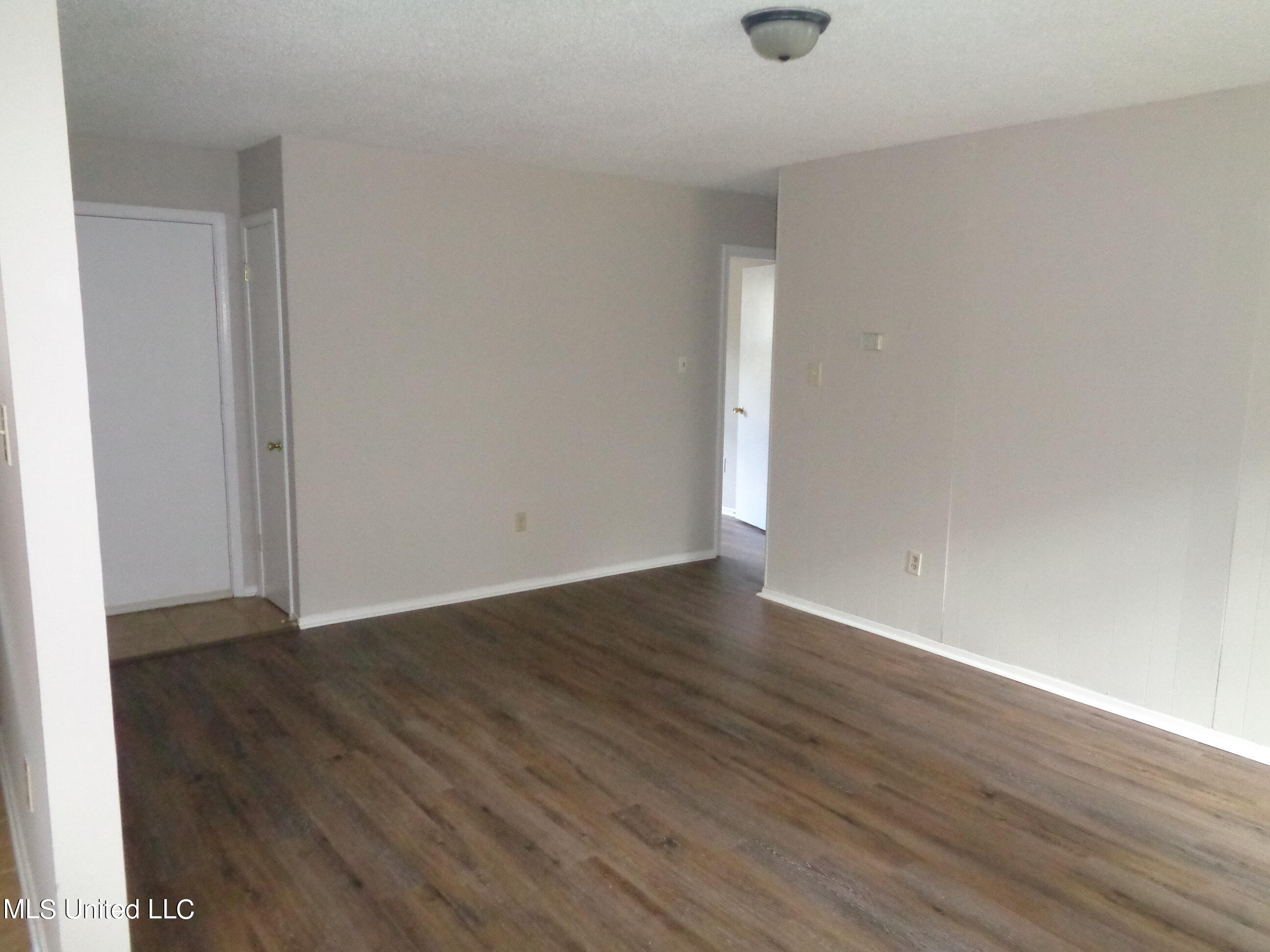 5163 Haynes Drive Property Photo 7