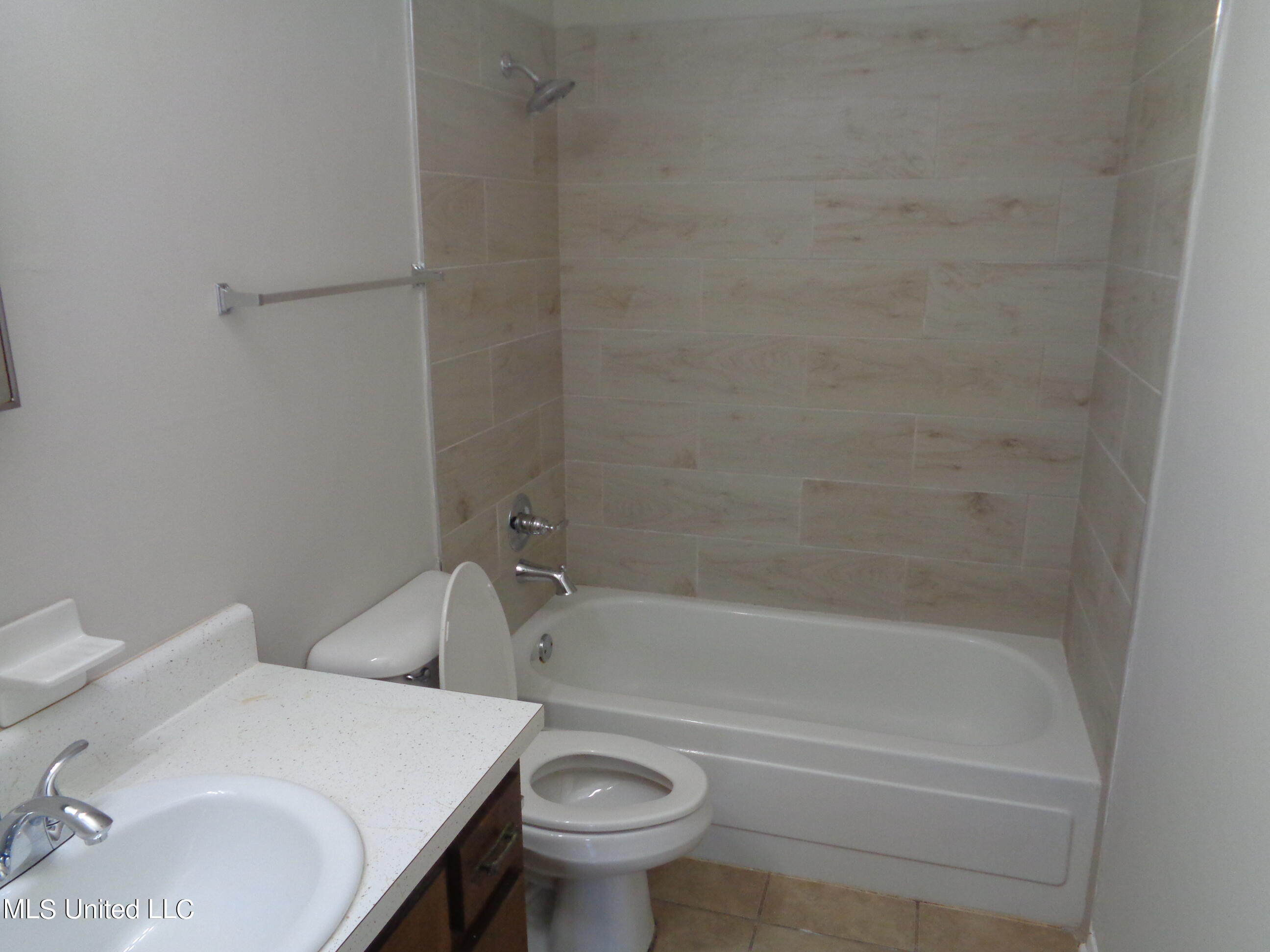 5163 Haynes Drive Property Photo 9