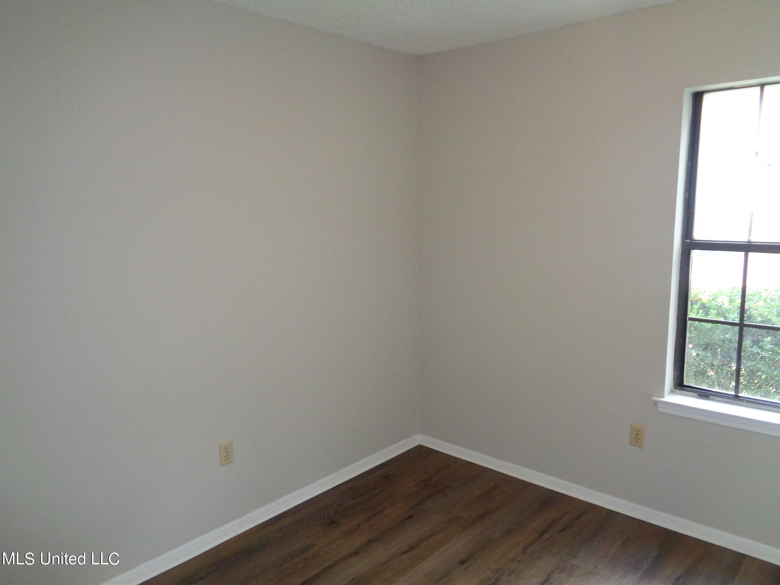 5163 Haynes Drive Property Photo 10