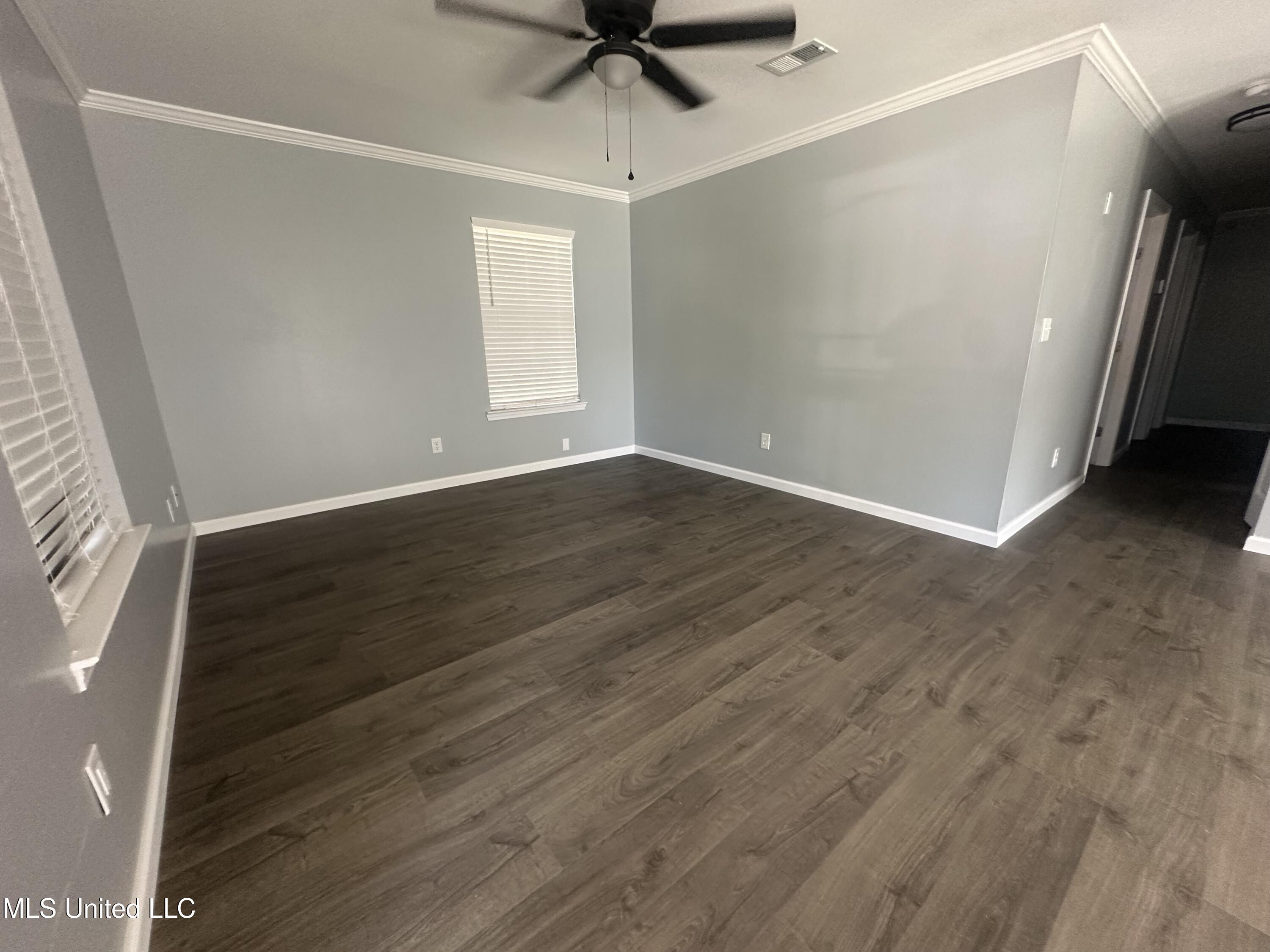 1113 Beach Avenue Property Photo 3