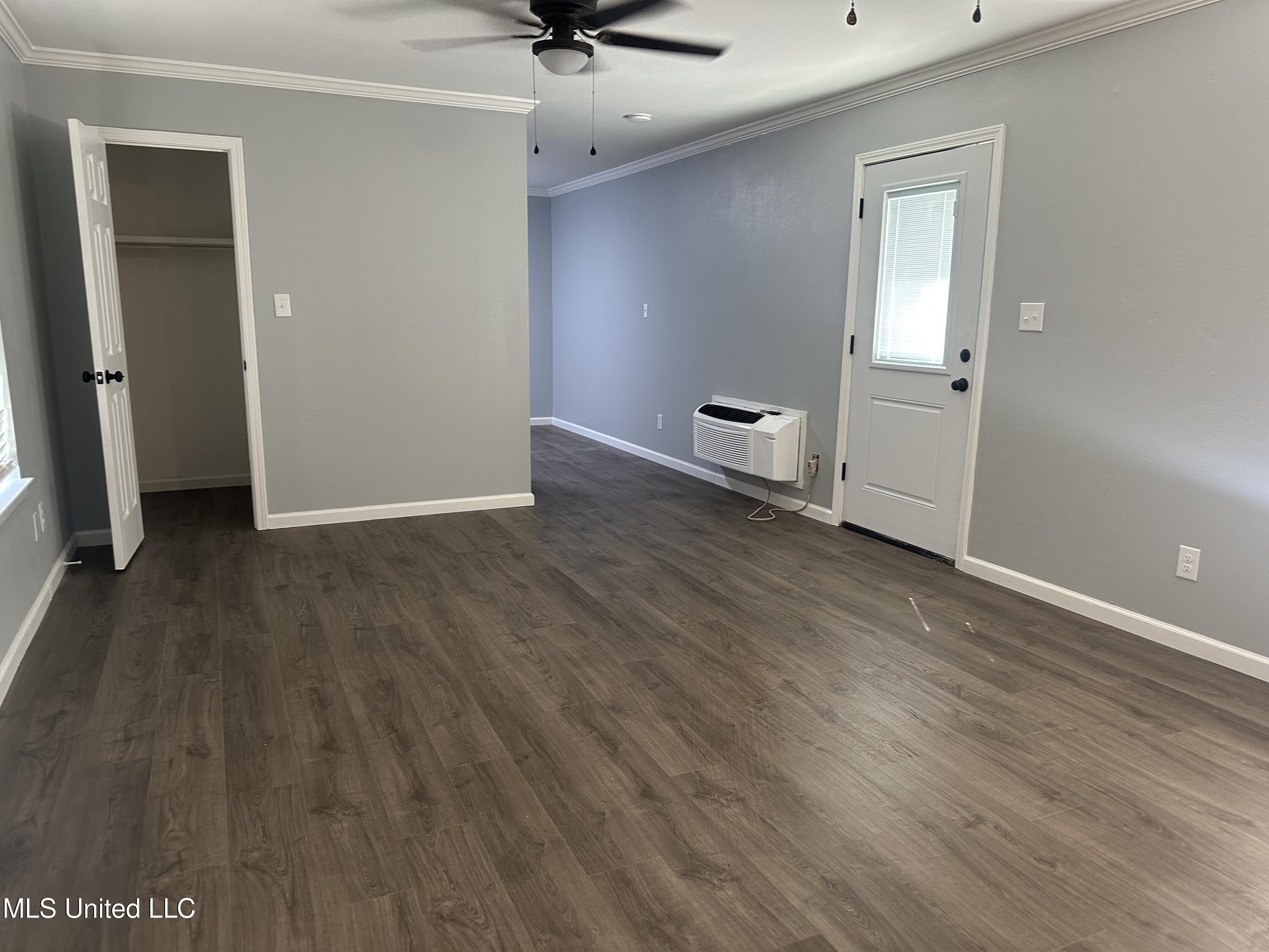 1113 Beach Avenue Property Photo 6