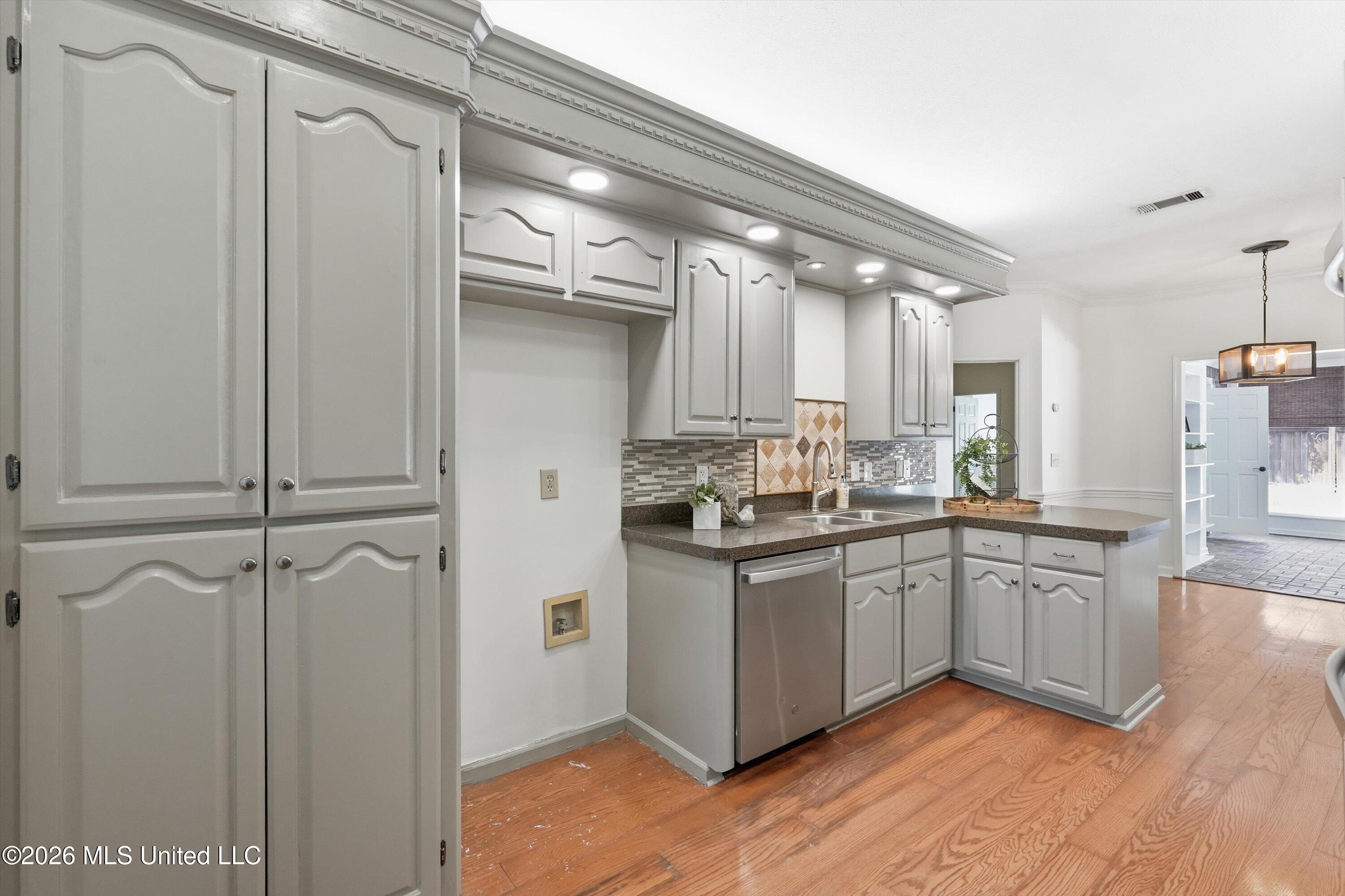 404 Northwind Drive Property Photo 18