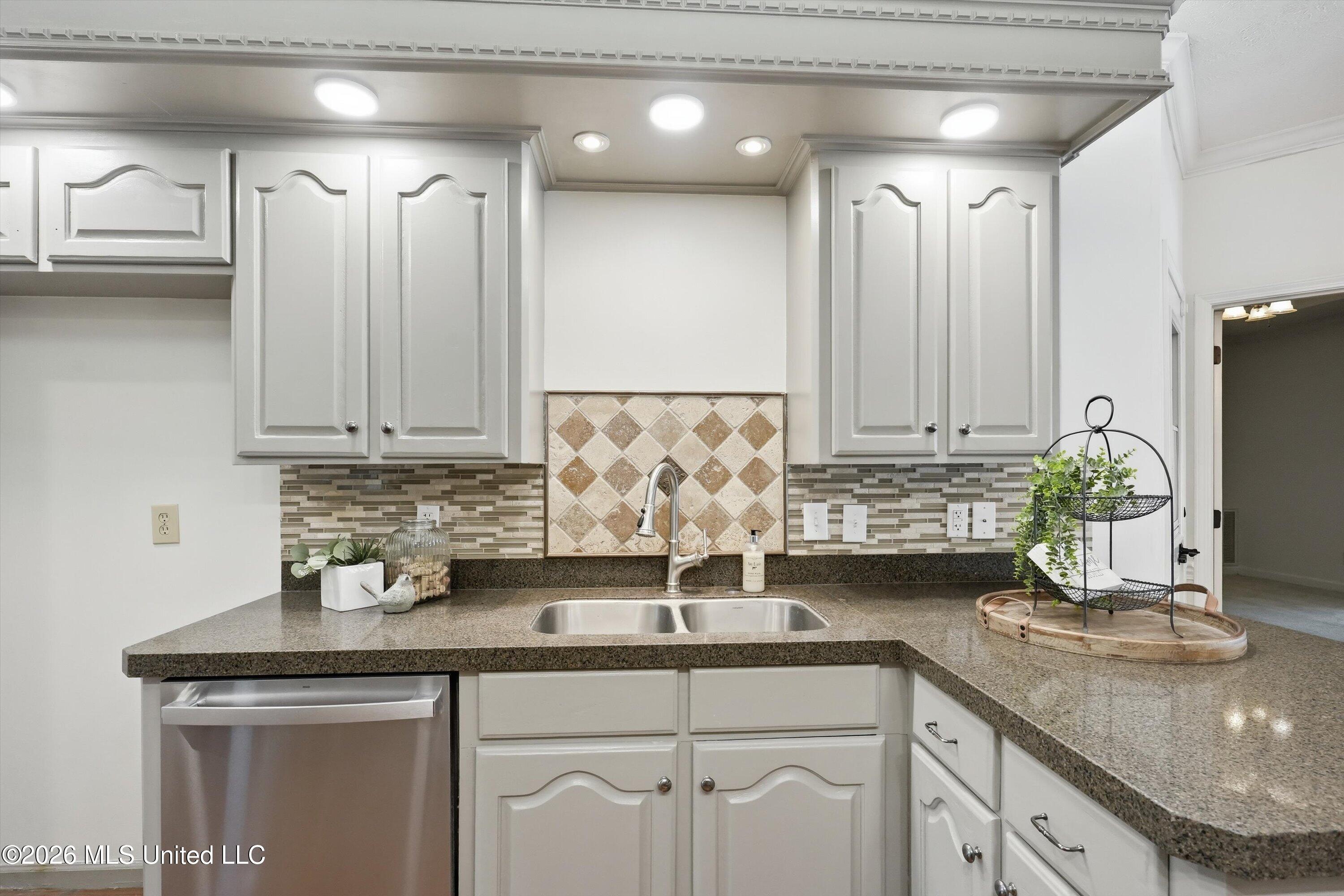 404 Northwind Drive Property Photo 19