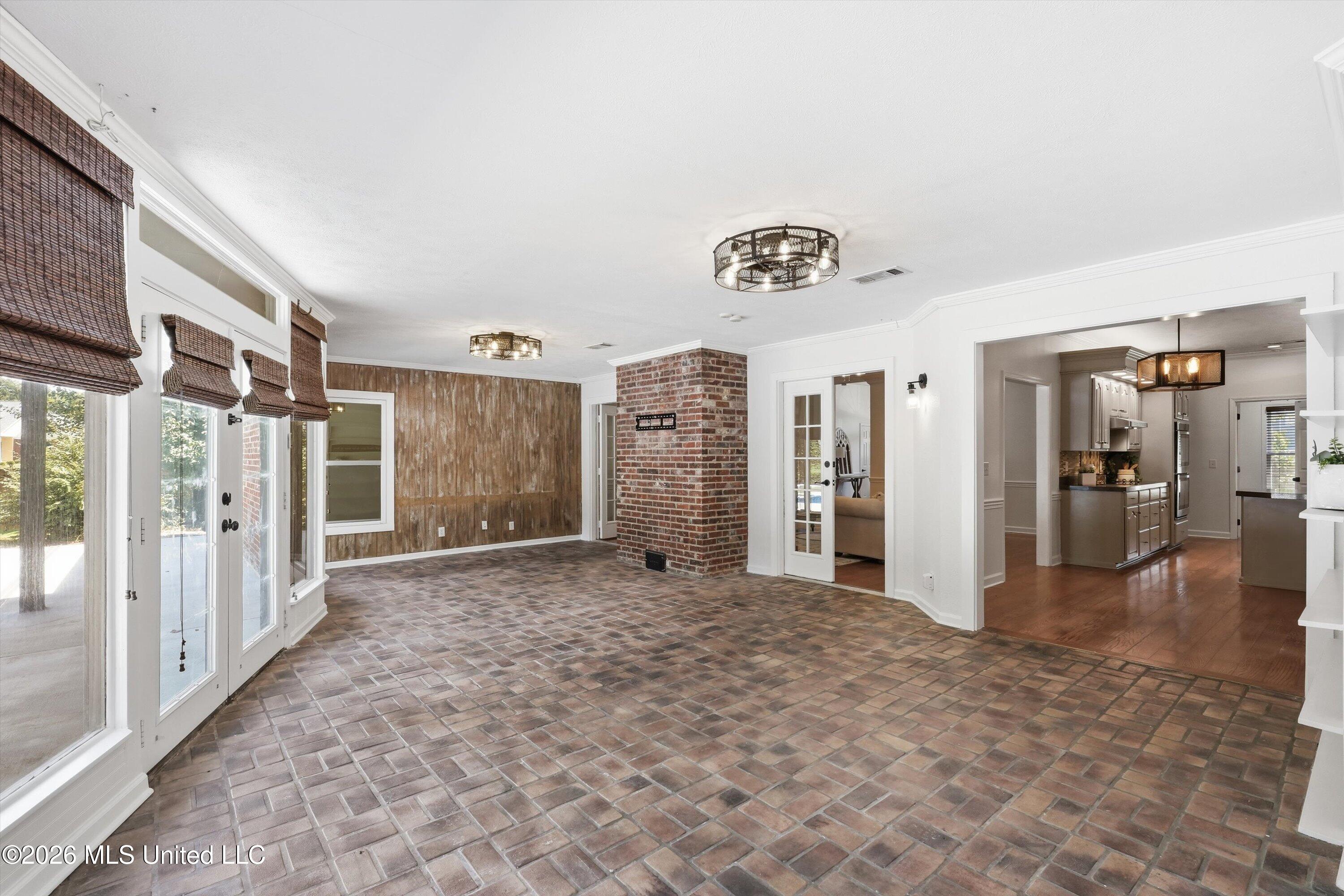 404 Northwind Drive Property Photo 32