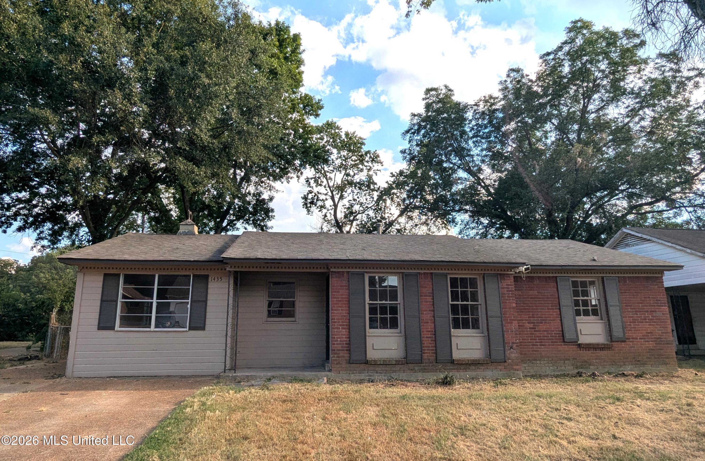 1435 Vicksburg Drive Property Photo 1