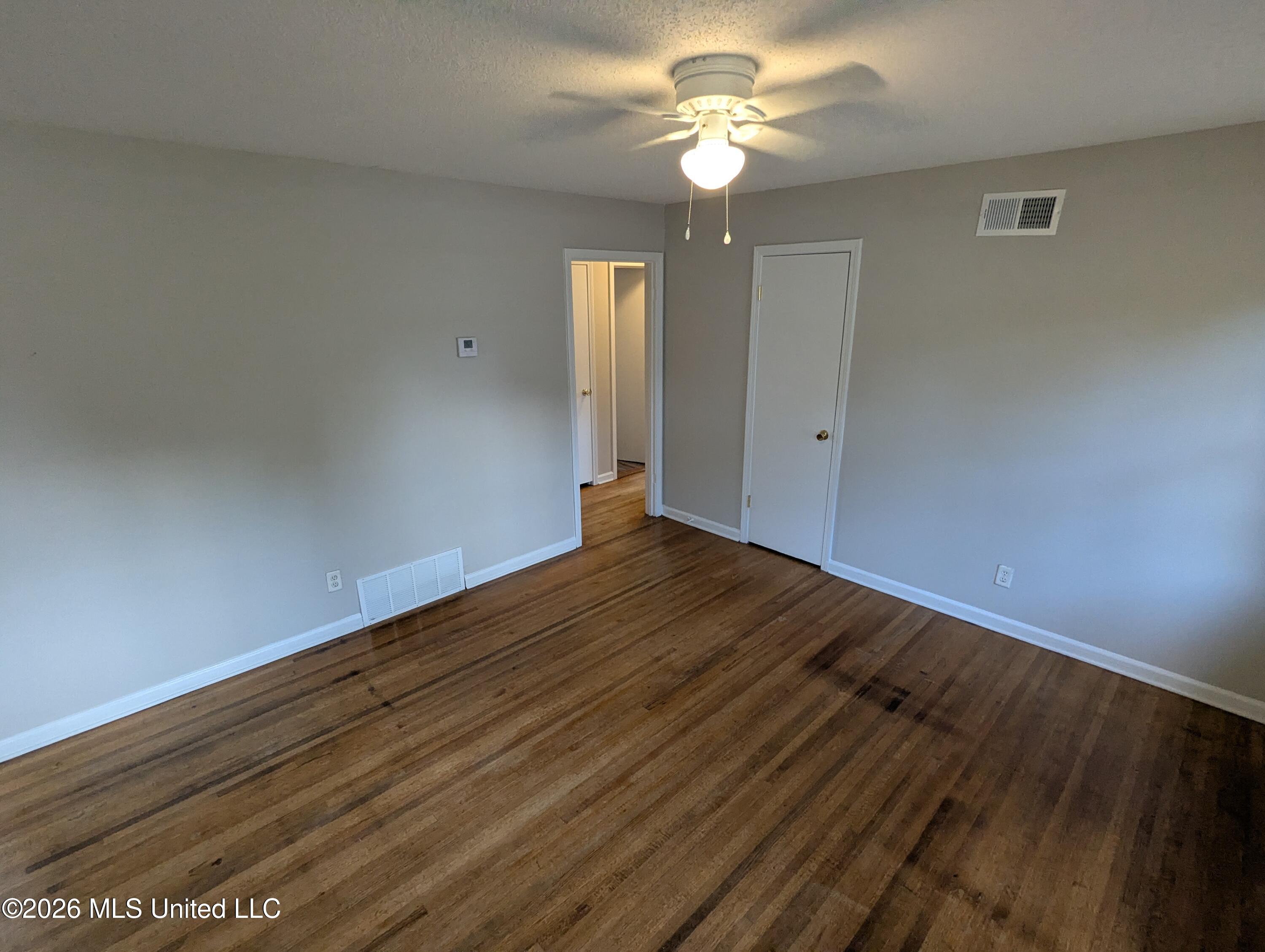 1435 Vicksburg Drive Property Photo 5