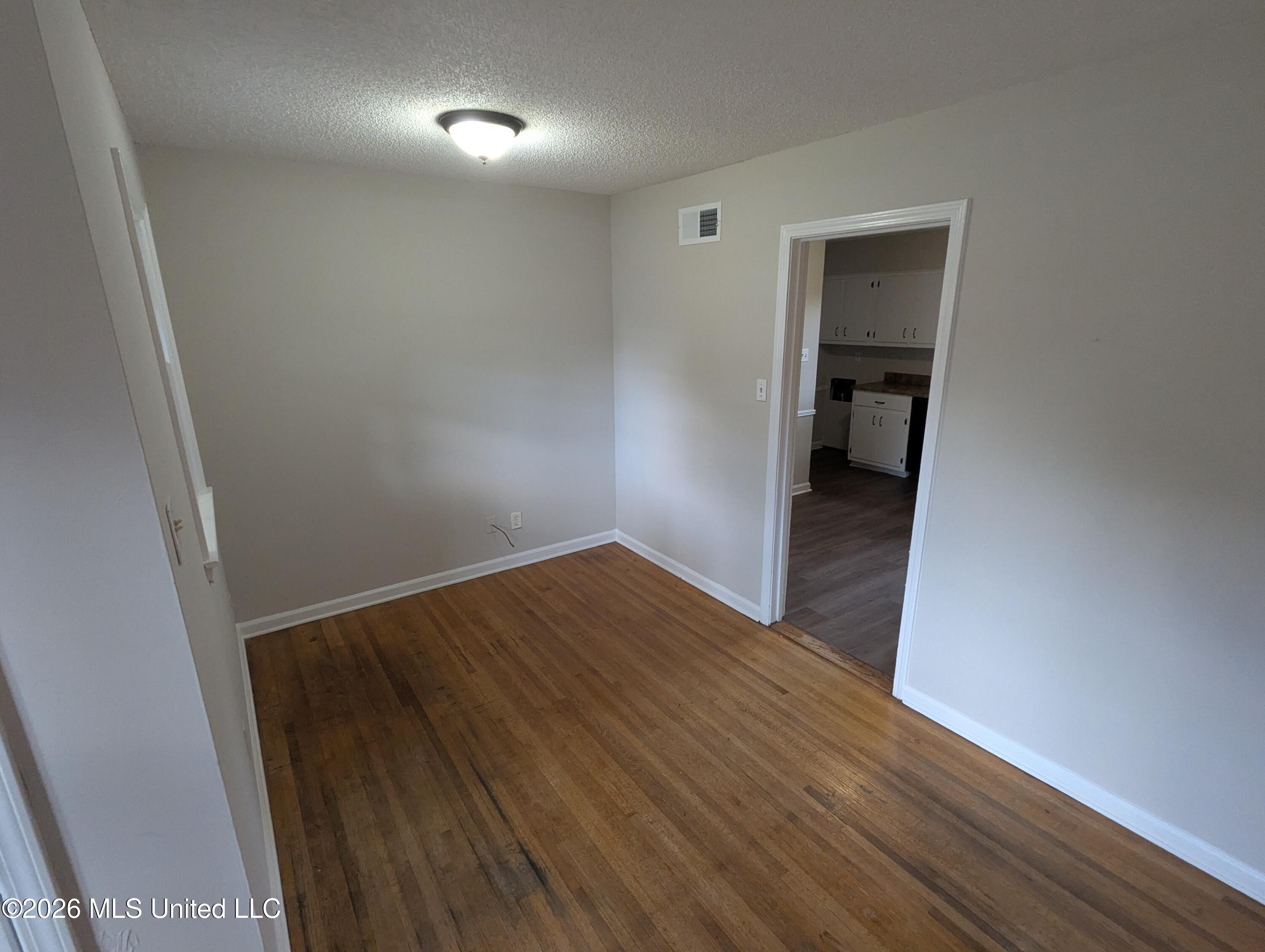 1435 Vicksburg Drive Property Photo 6