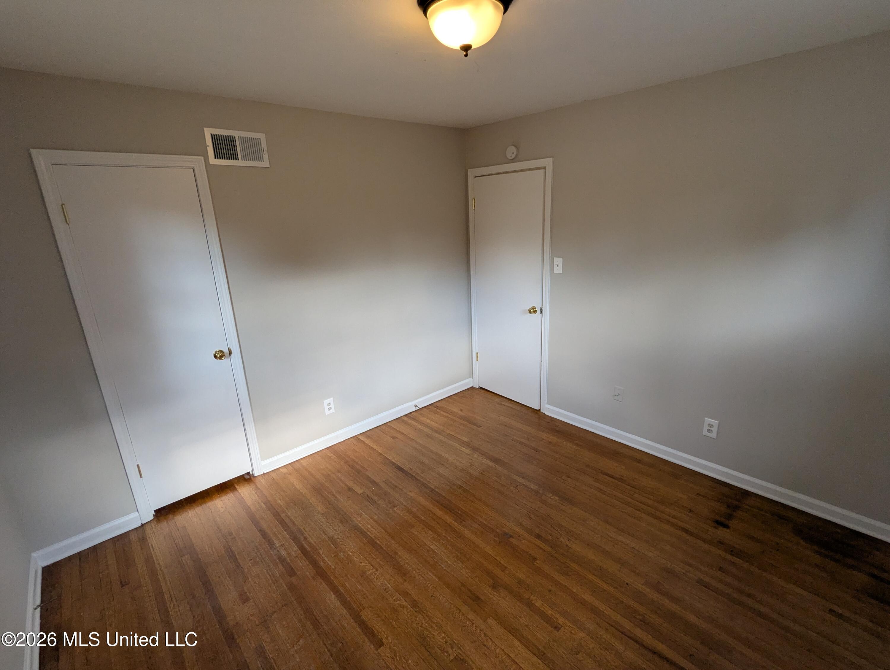 1435 Vicksburg Drive Property Photo 9