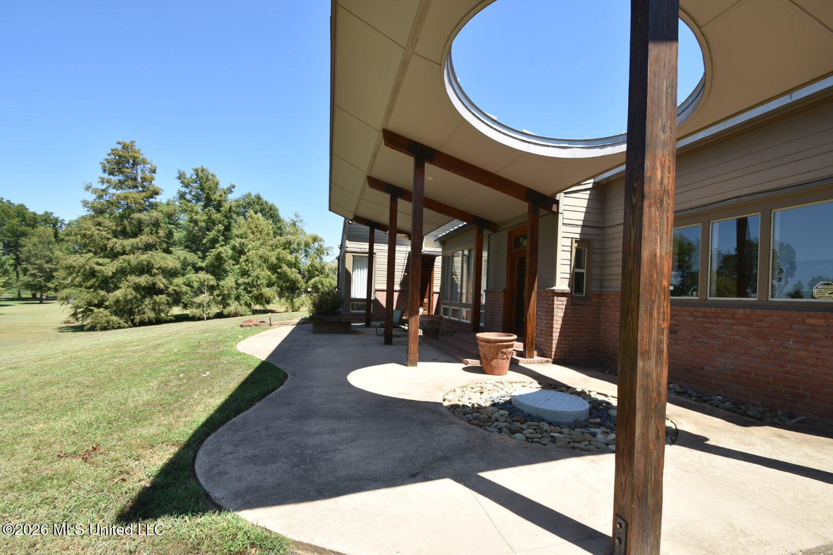1001 Robert E Lee Drive Property Photo 4