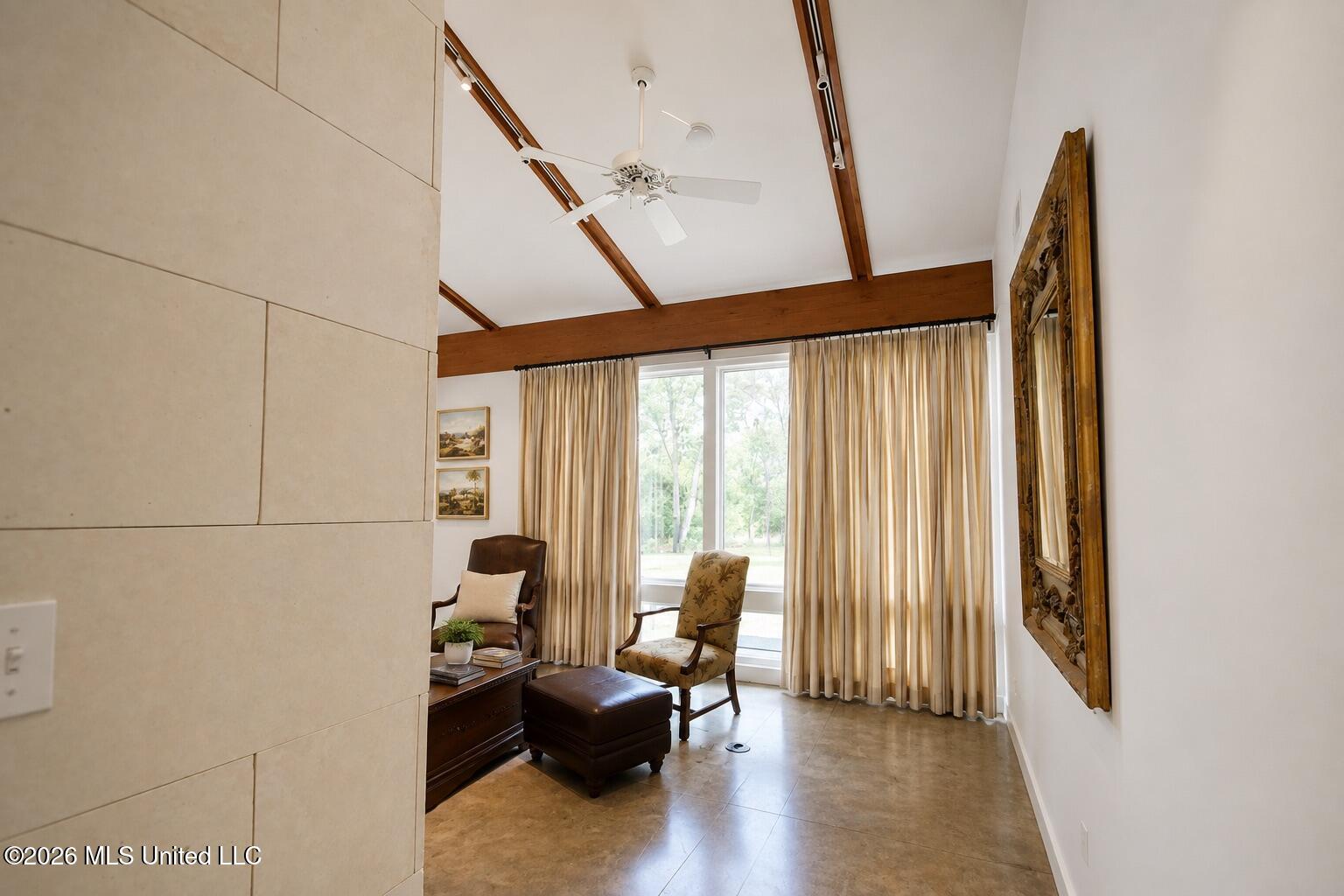 1001 Robert E Lee Drive Property Photo 9