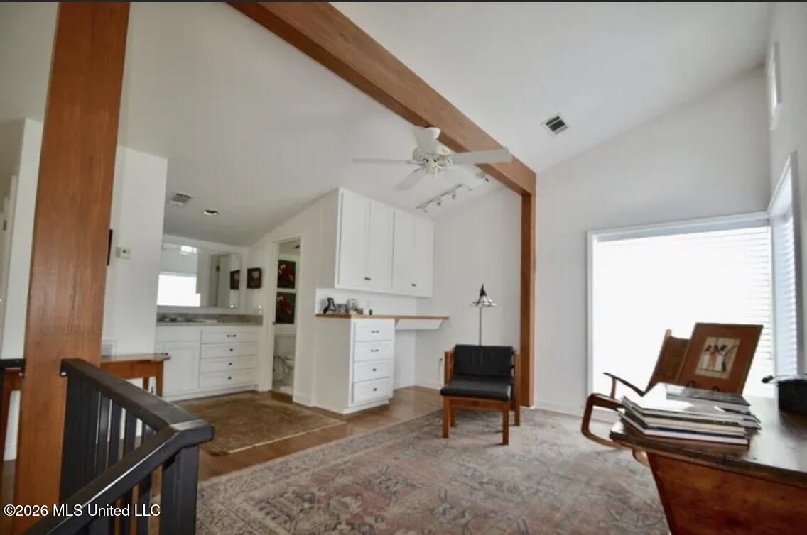 1001 Robert E Lee Drive Property Photo 11