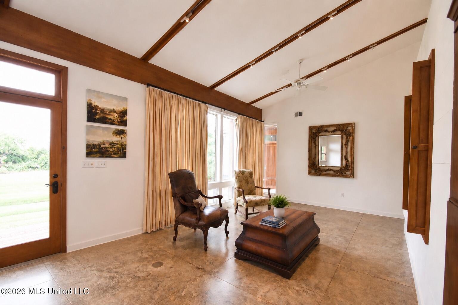 1001 Robert E Lee Drive Property Photo 15