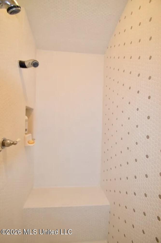 1001 Robert E Lee Drive Property Photo 18