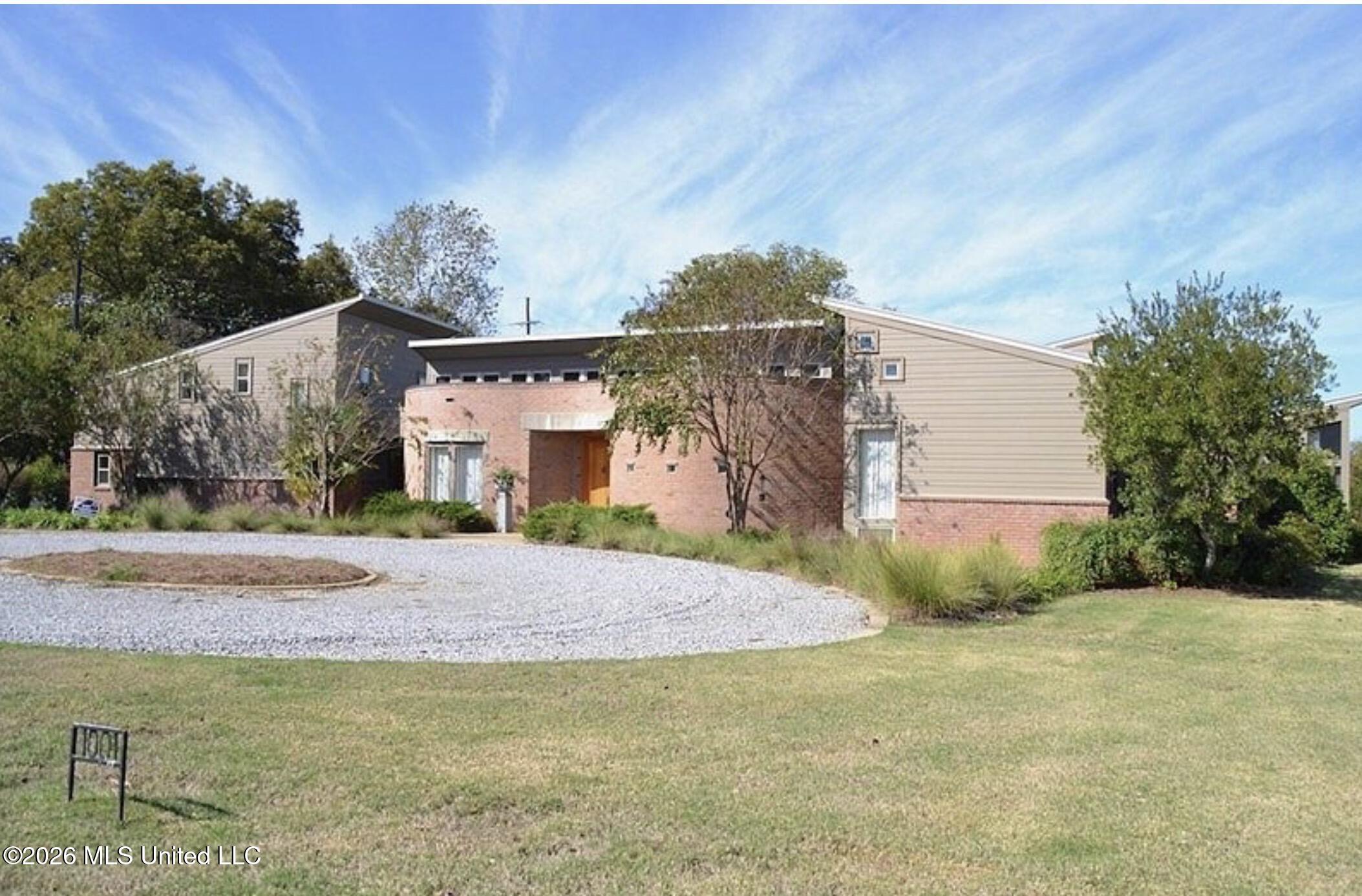 1001 Robert E Lee Drive Property Photo 32