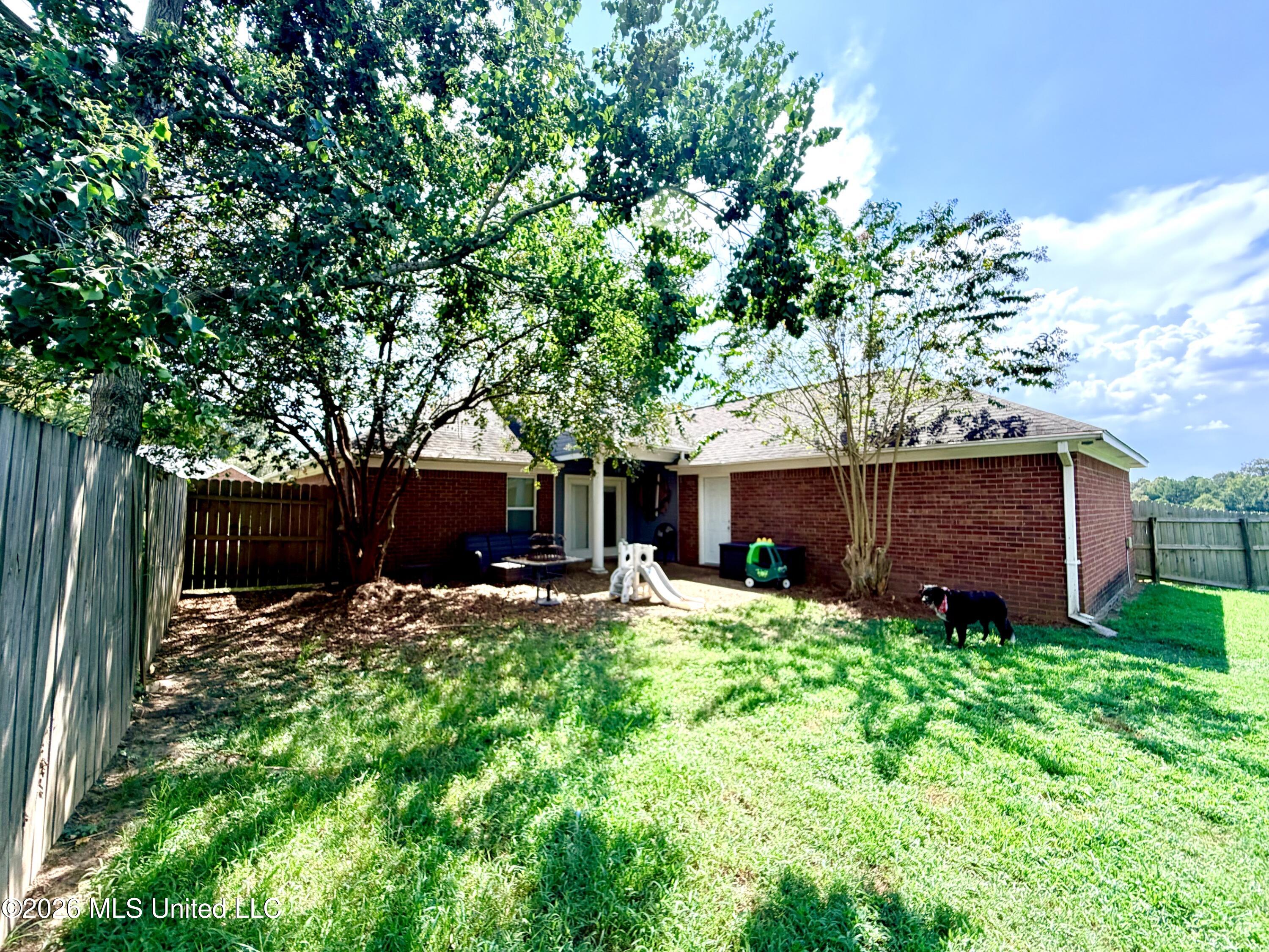 1008 Stonehendge Drive Property Photo 6