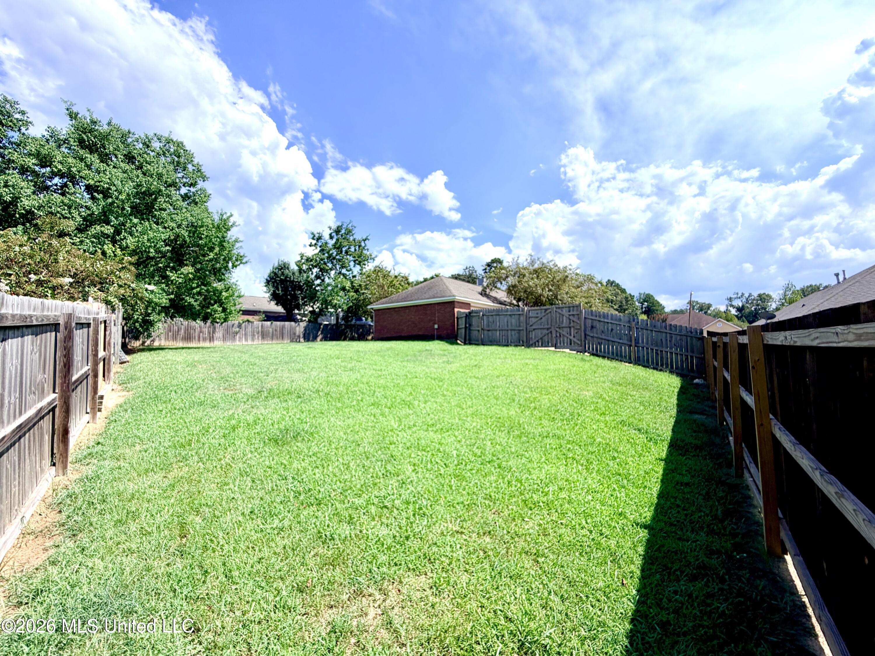 1008 Stonehendge Drive Property Photo 8