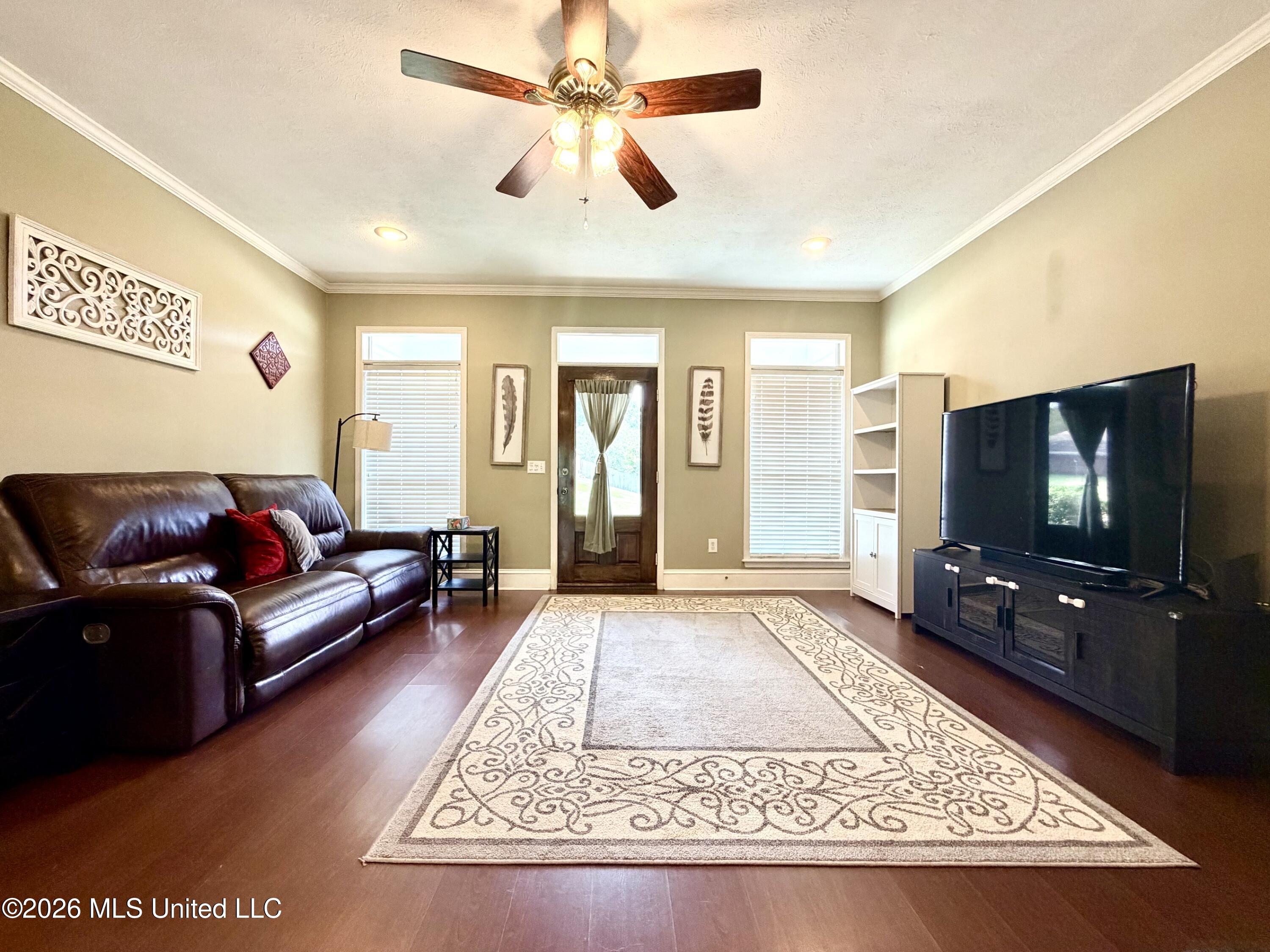 1008 Stonehendge Drive Property Photo 9