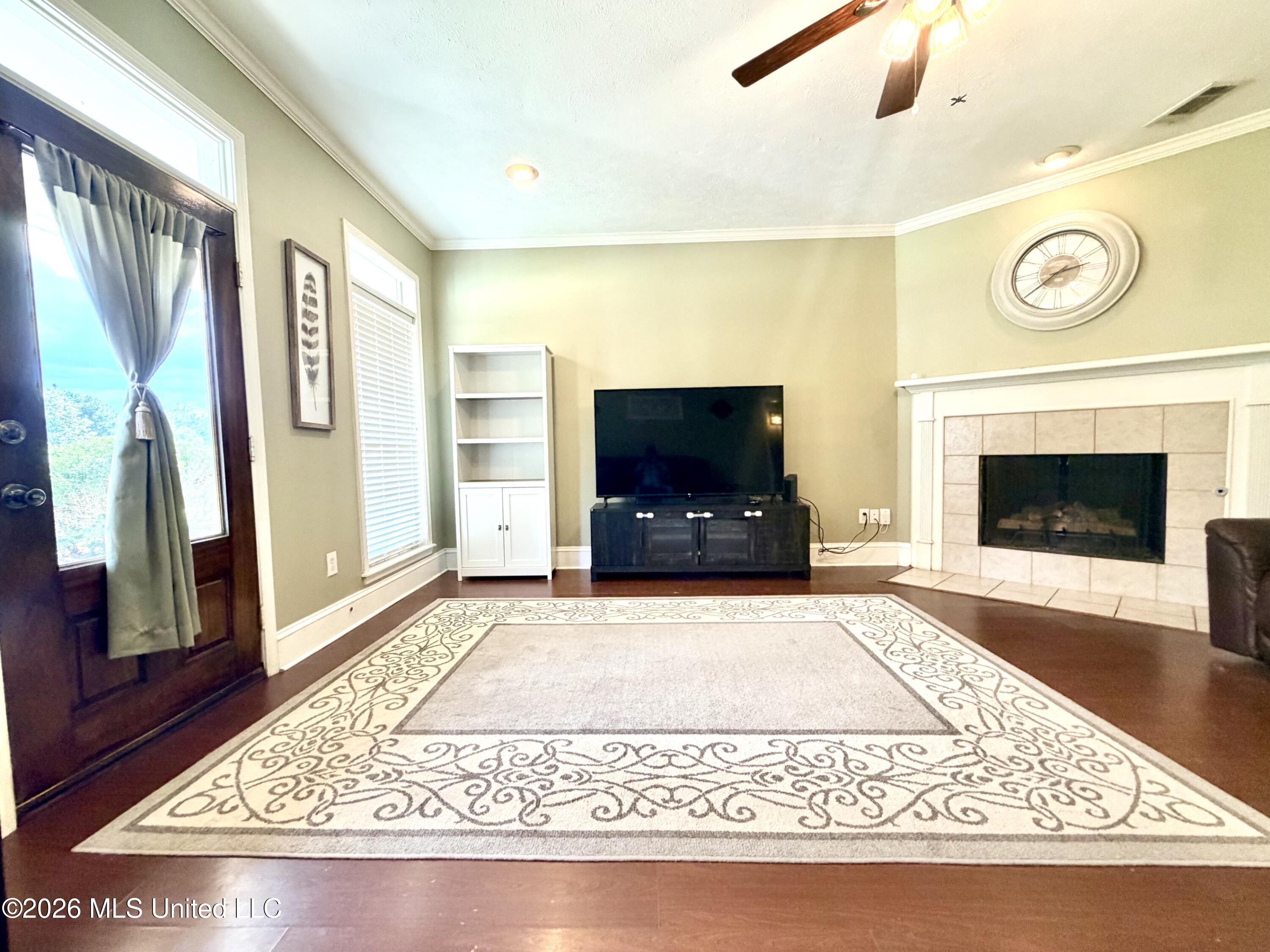 1008 Stonehendge Drive Property Photo 12