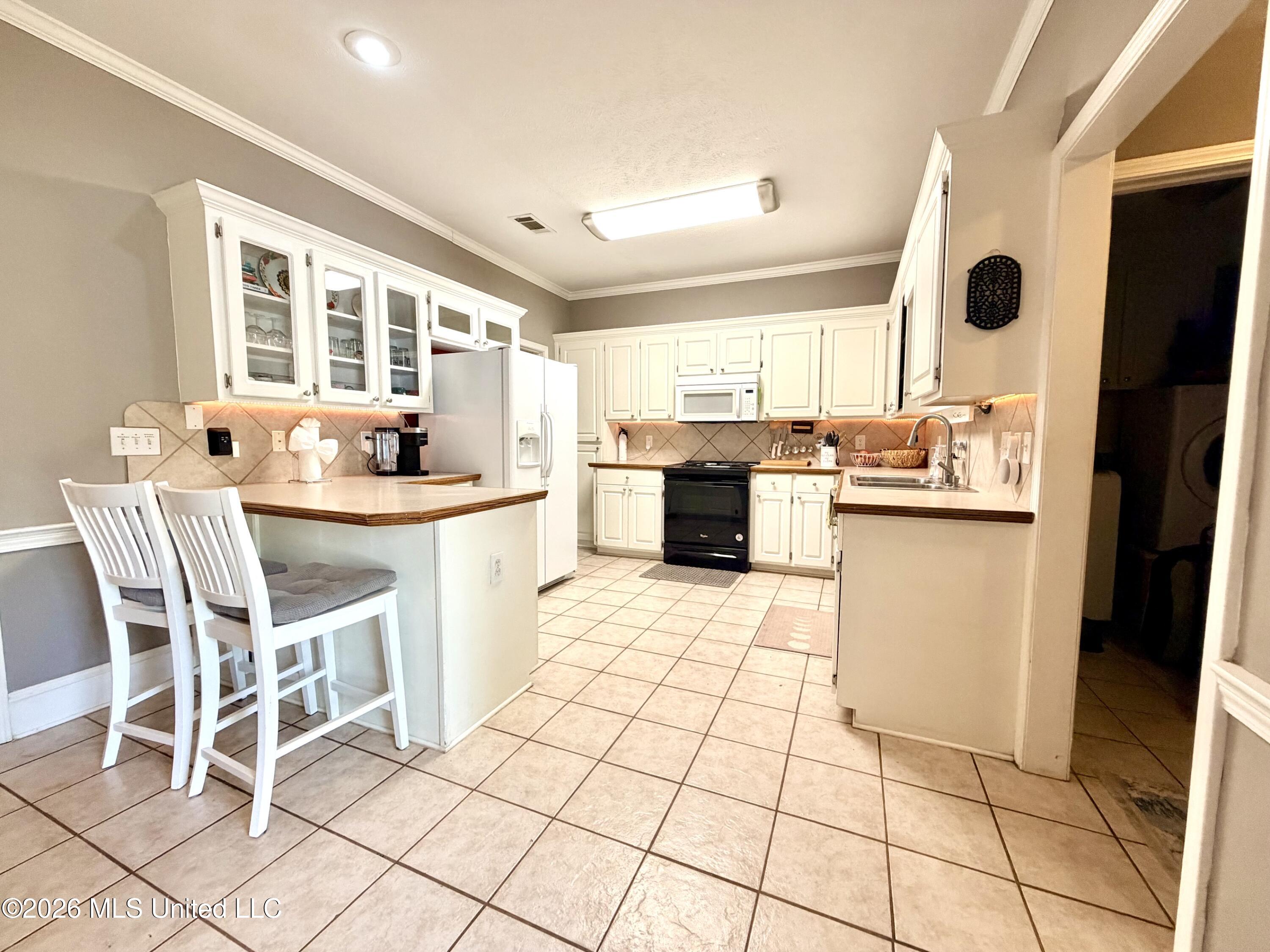 1008 Stonehendge Drive Property Photo 15