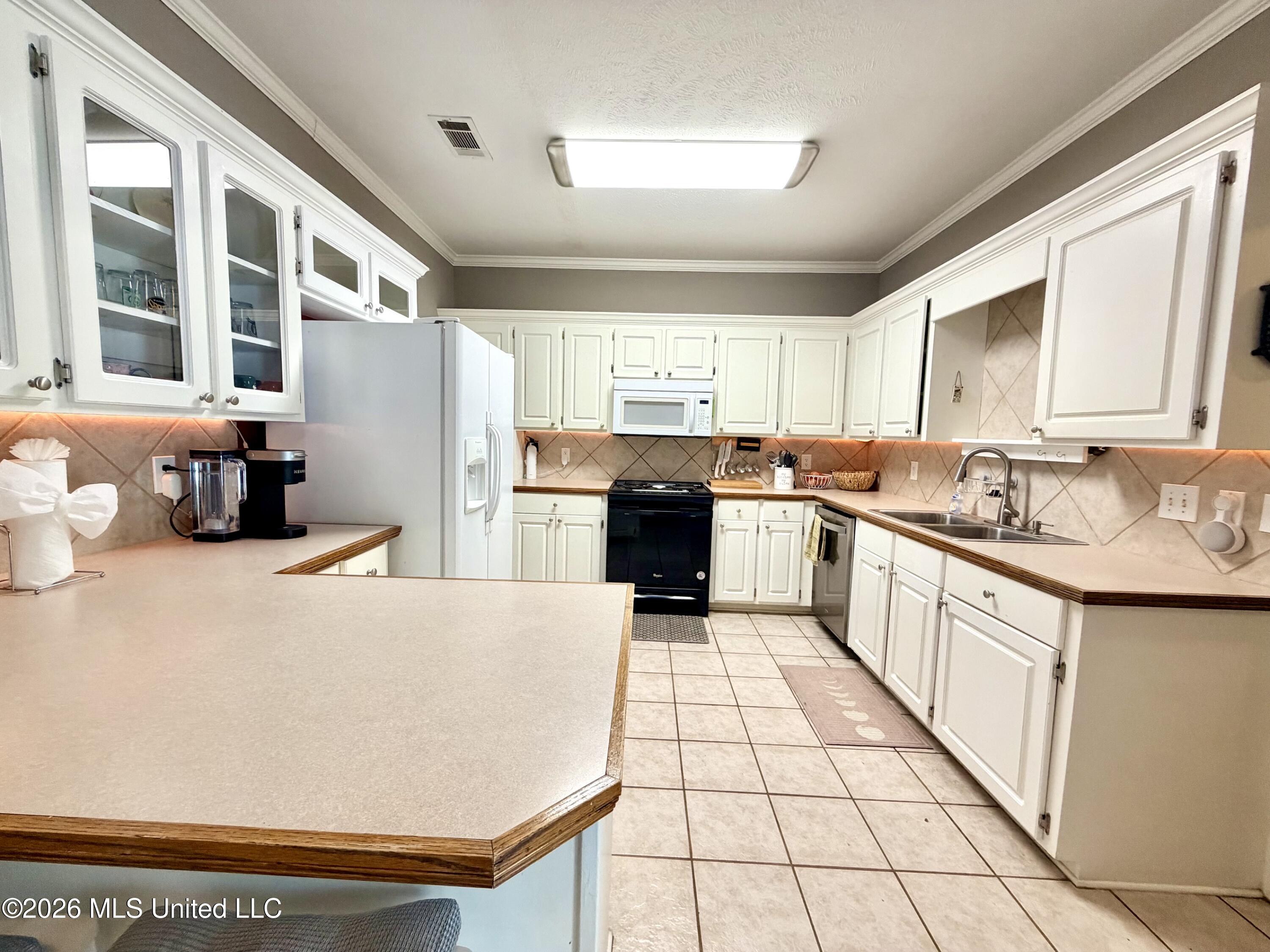 1008 Stonehendge Drive Property Photo 22