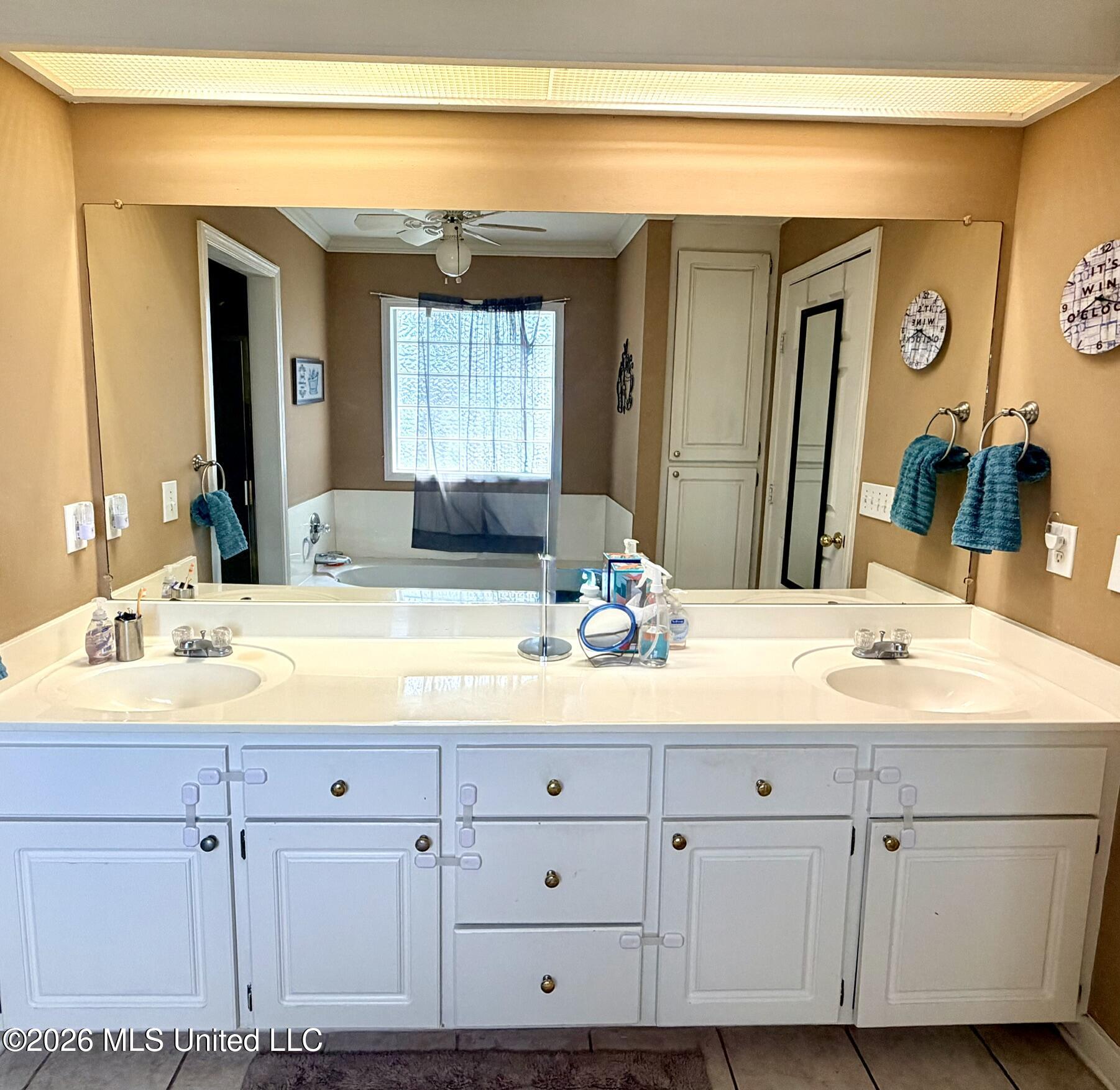 1008 Stonehendge Drive Property Photo 26