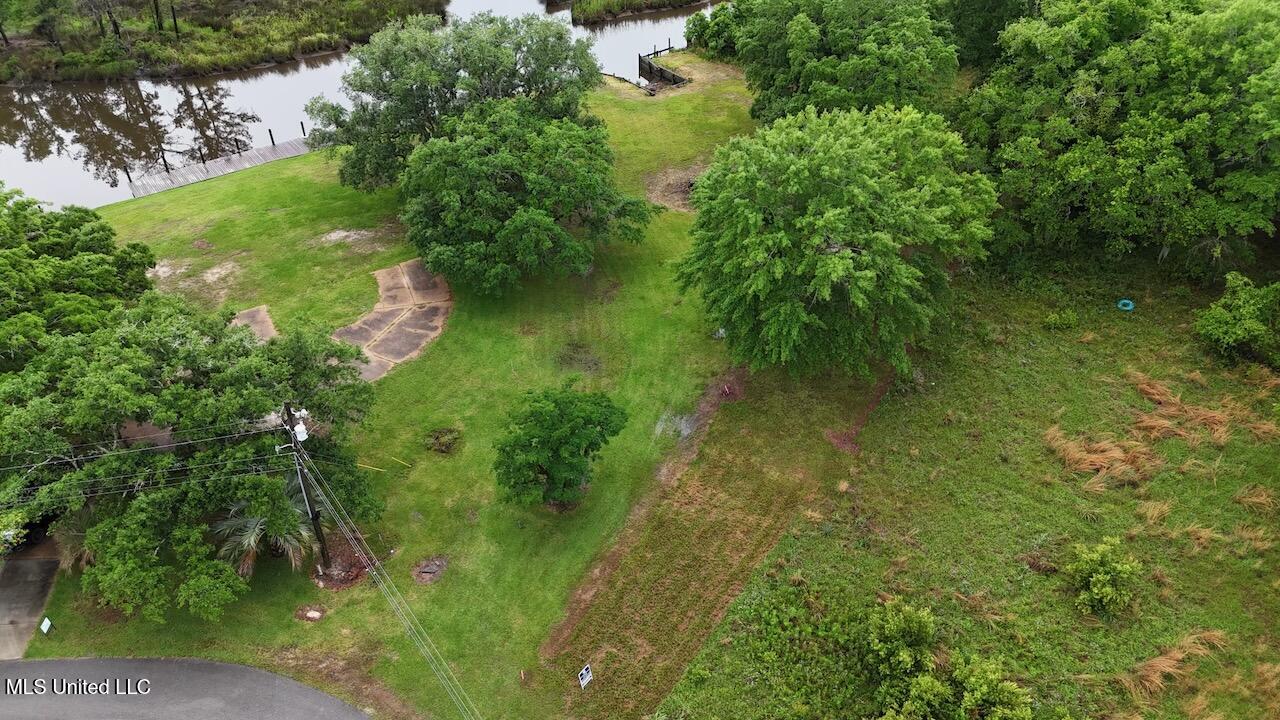 Eagle Point Circle Property Photo 9