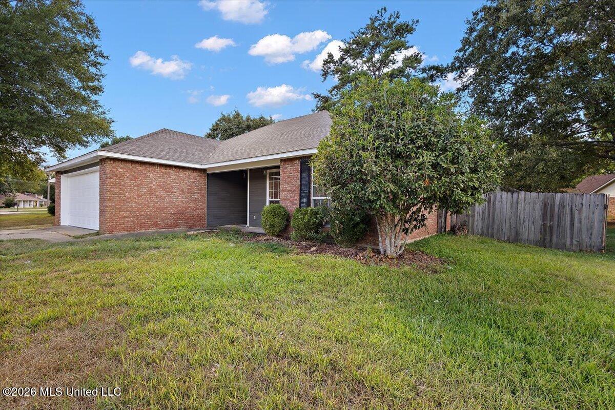 415 Riverbend Drive Property Photo 2