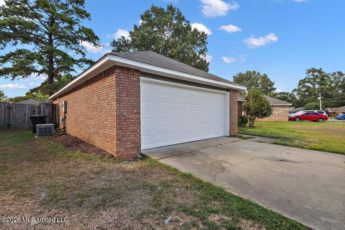415 Riverbend Drive Property Photo 3