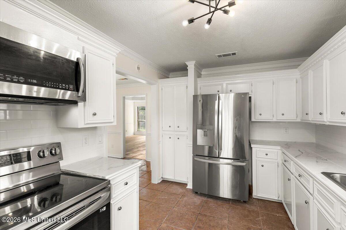 415 Riverbend Drive Property Photo 13