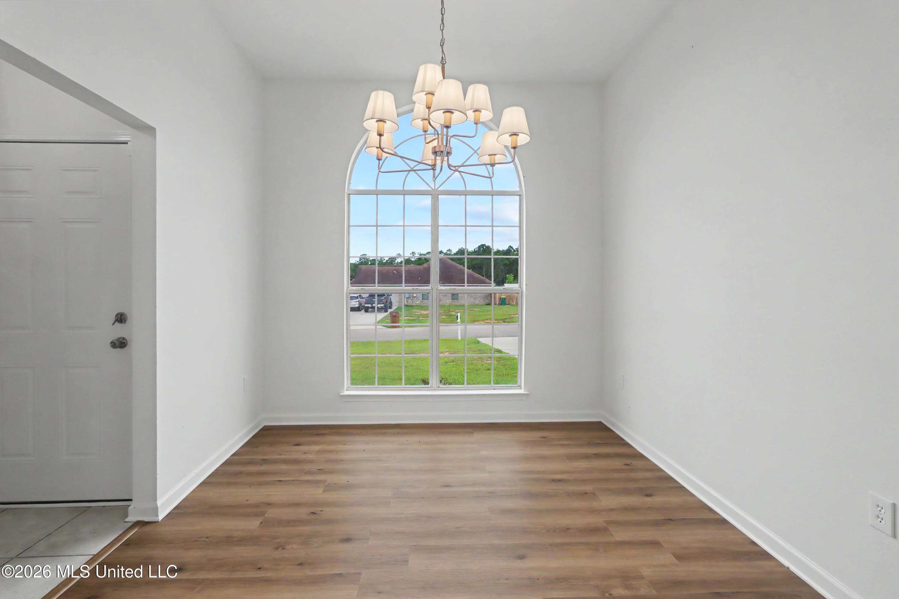 21806 Hunter Cove Property Photo 5