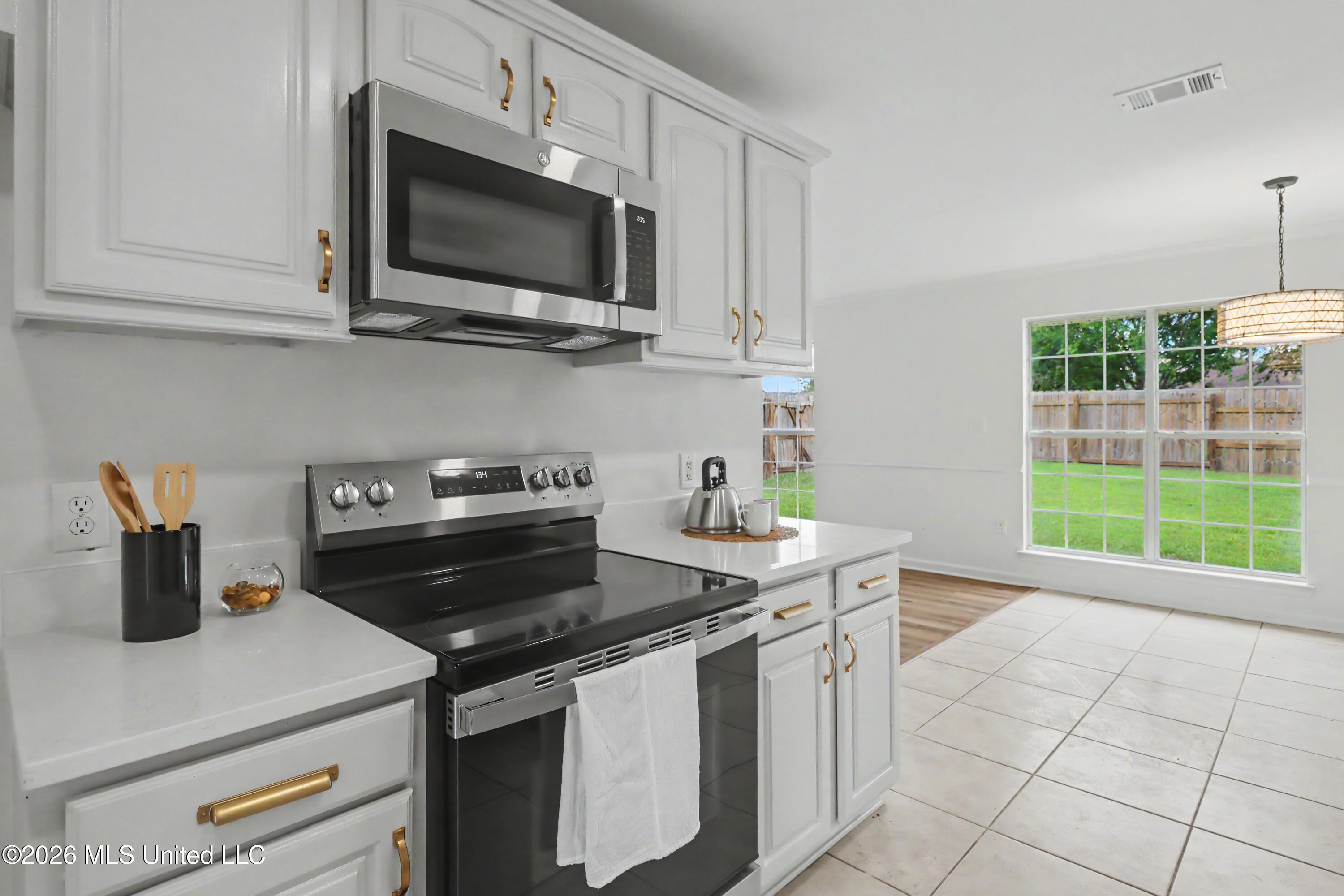 21806 Hunter Cove Property Photo 7