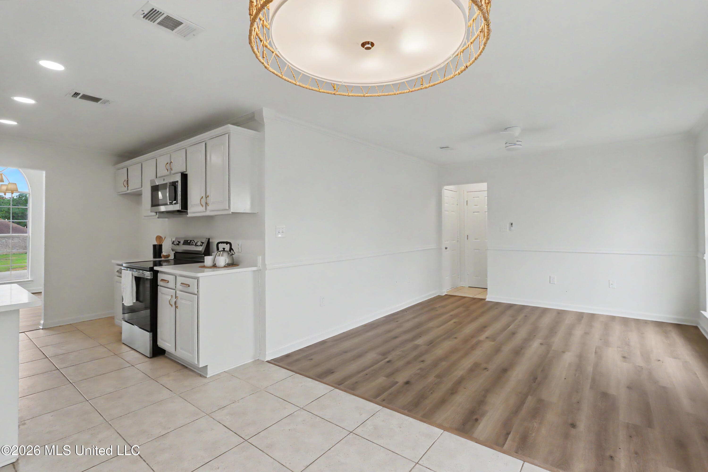 21806 Hunter Cove Property Photo 9