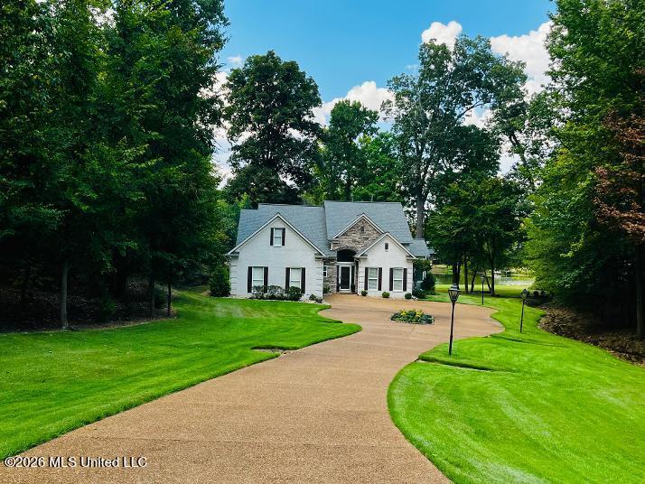 1720 Stonehedge Drive Property Photo 1