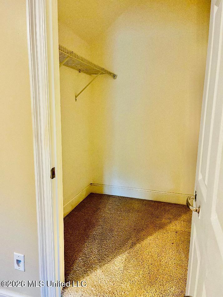 1720 Stonehedge Drive Property Photo 27