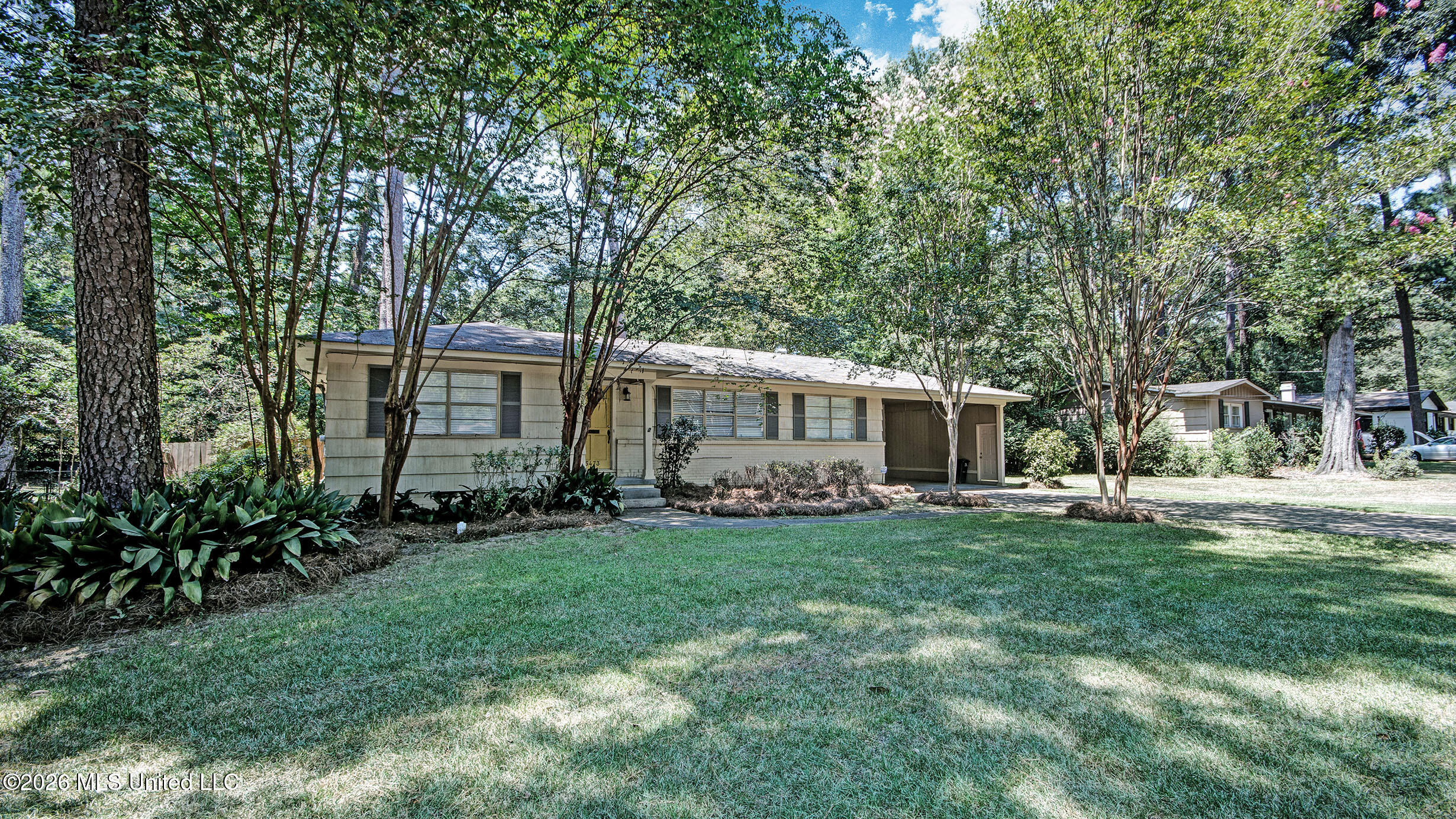 5473 Pine Lane Drive Property Photo 2