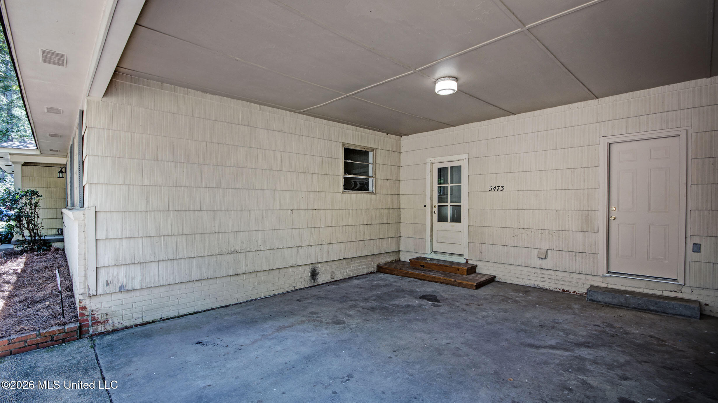 5473 Pine Lane Drive Property Photo 5