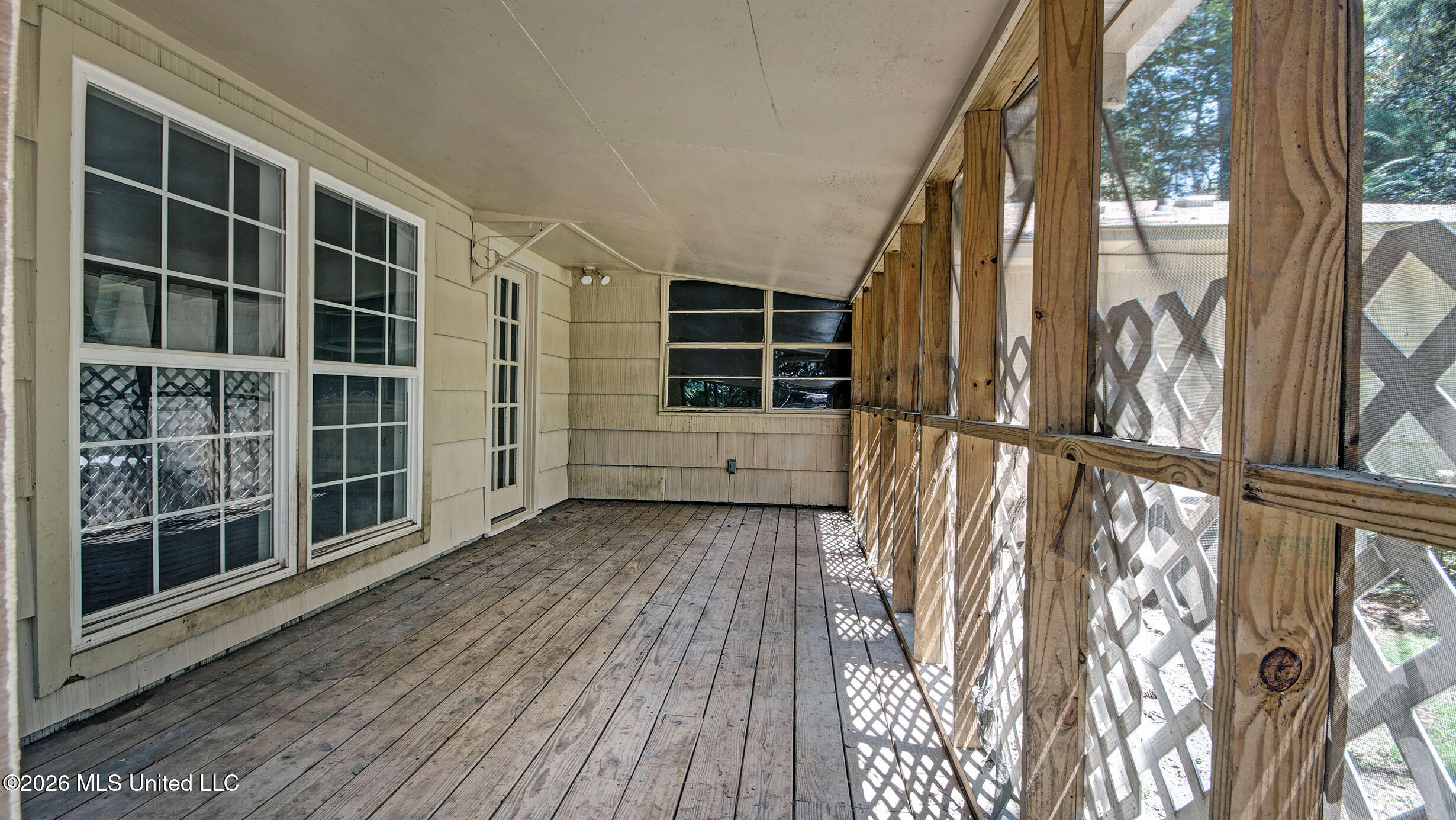 5473 Pine Lane Drive Property Photo 10