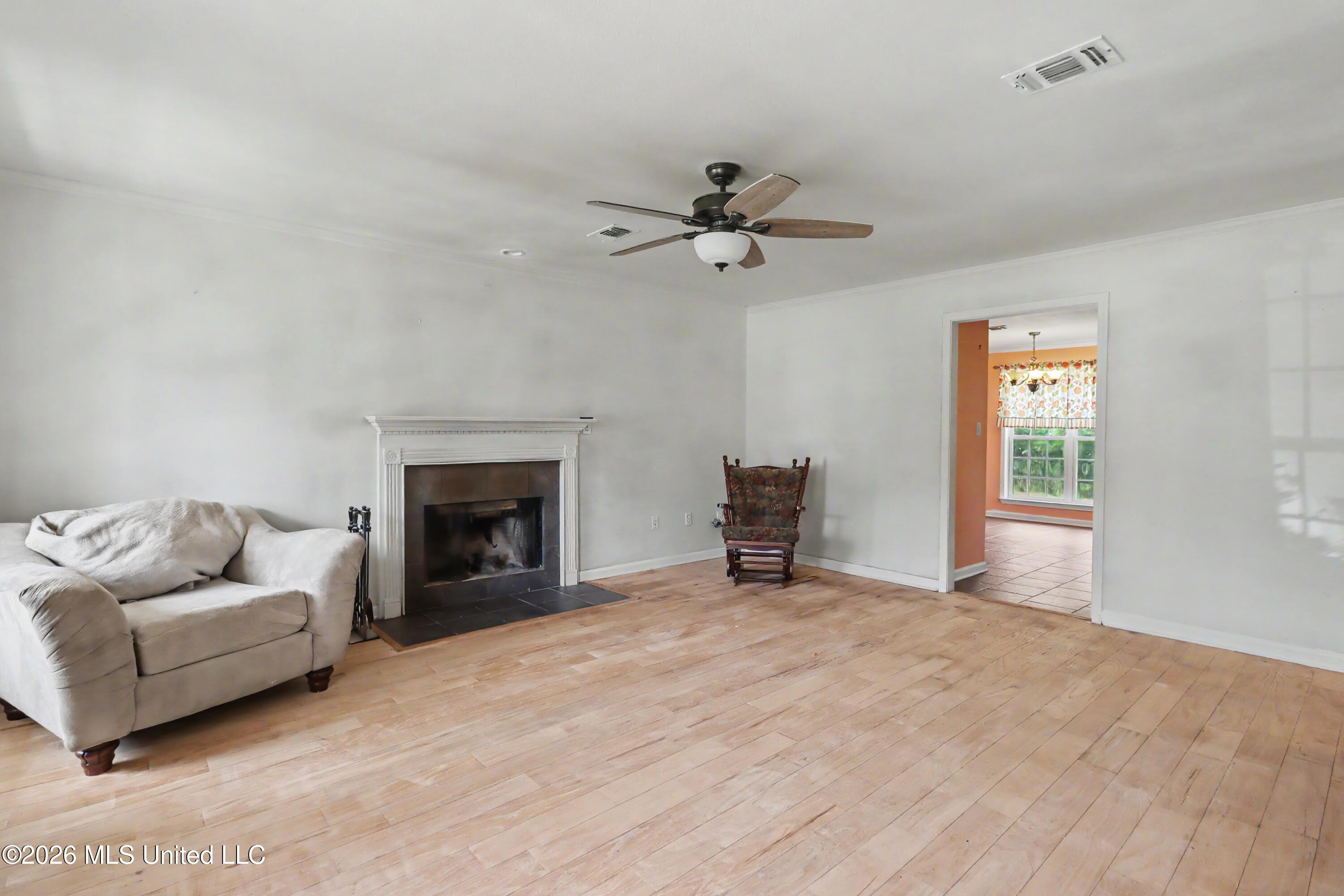 17425 Marian Court Property Photo 4