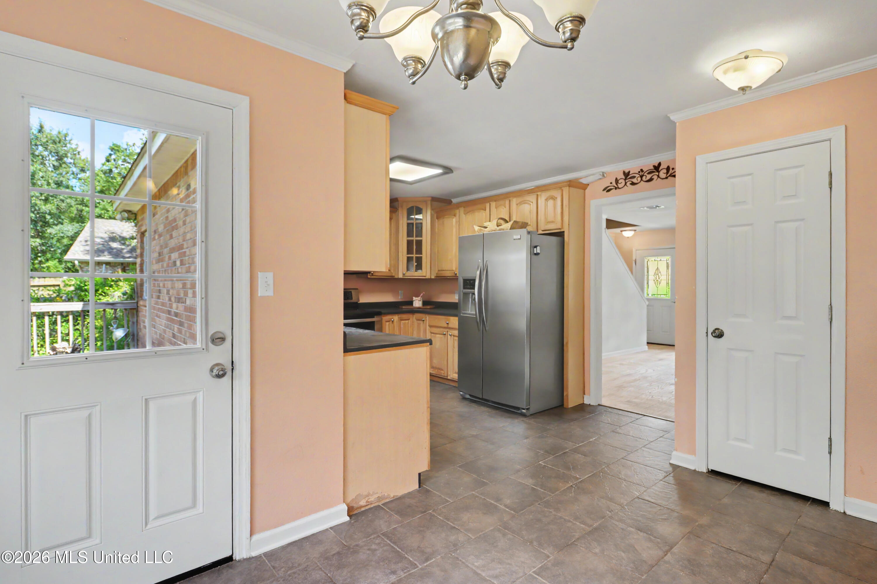 17425 Marian Court Property Photo 5